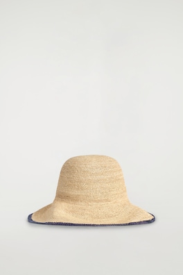SOLHATT I RAFFIA MED KONTRASTKANT