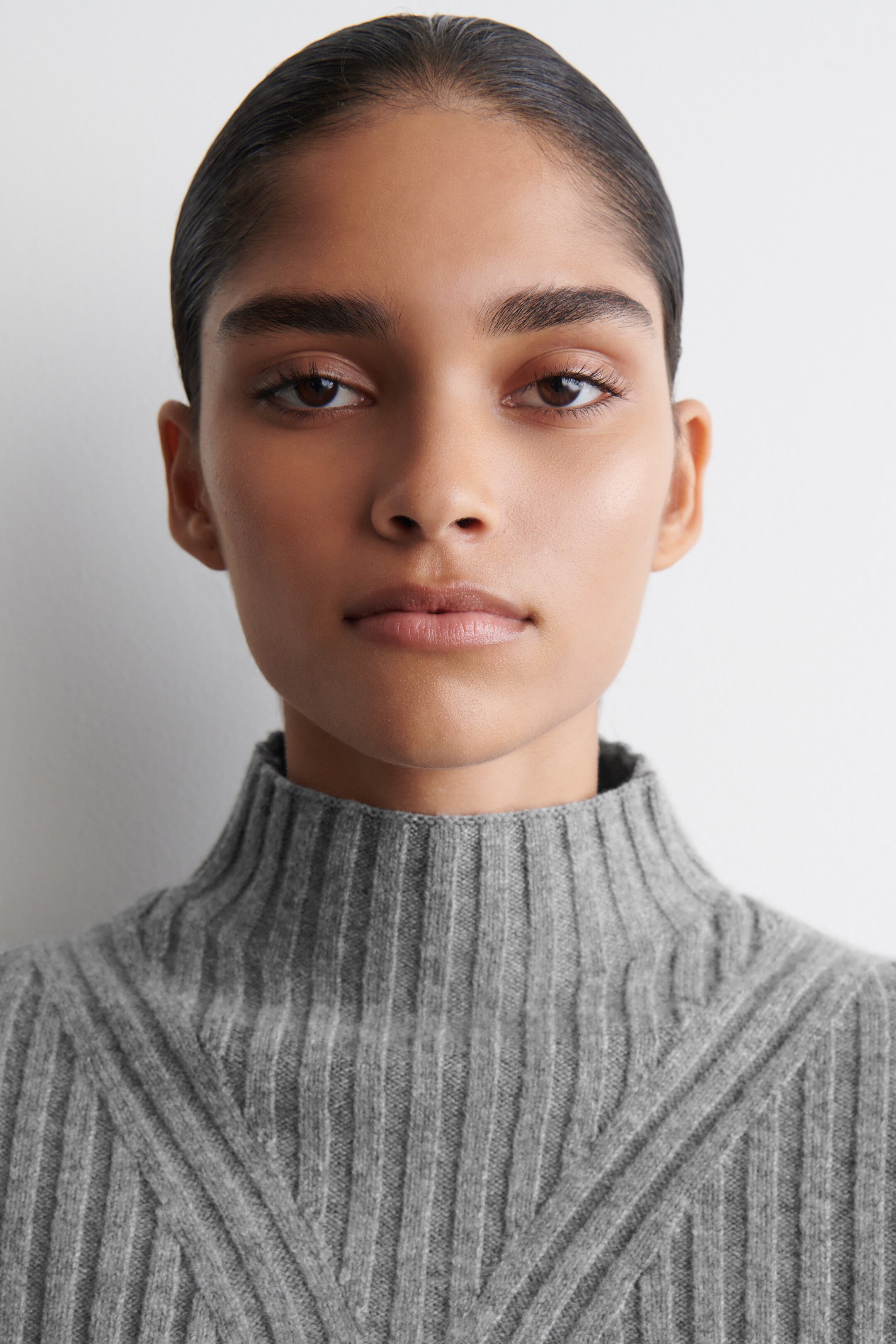 Agrandir l'image: RIBBED WOOL FUNNEL-NECK JUMPER - GRIS / CRÈME - FEMME | H&M BE 5