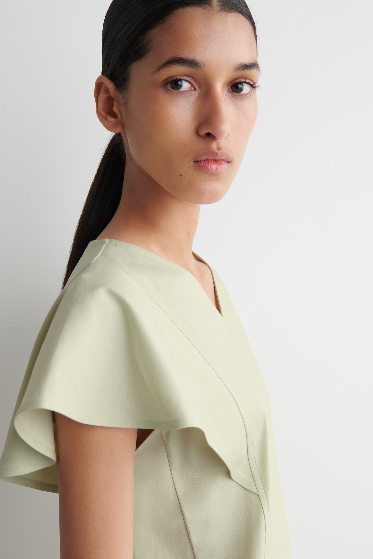VESTIDO MIDI DE ALGODÓN CON MANGAS PÉTALO - VERDE CLARO/NEGRO - 4