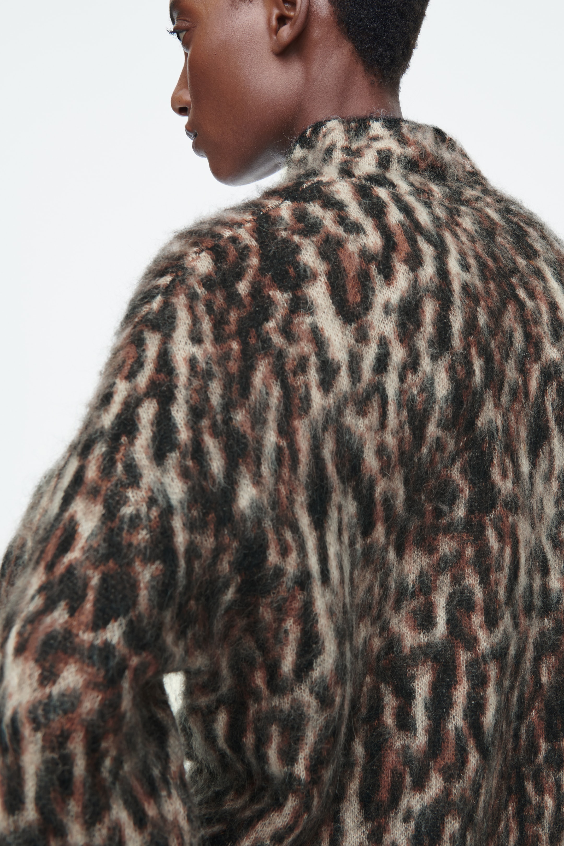 Größeres Bild ansehen: PULLOVER AUS MOHAIR-MIX MIT LEOPARDENMUSTER - LEOPARDENMUSTER - Ladies | H&M DE 6