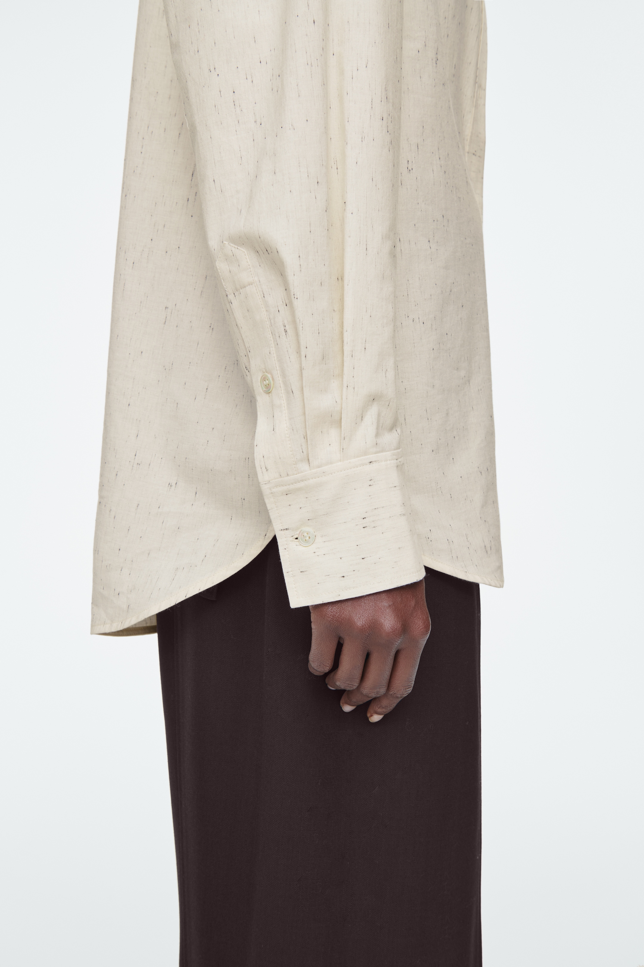 Grösseres Bild ansehen: GESPRENKELTES BAUMWOLLHEMD MIT NORMALER PASSFORM - CREME - DAMEN | H&M CH 6