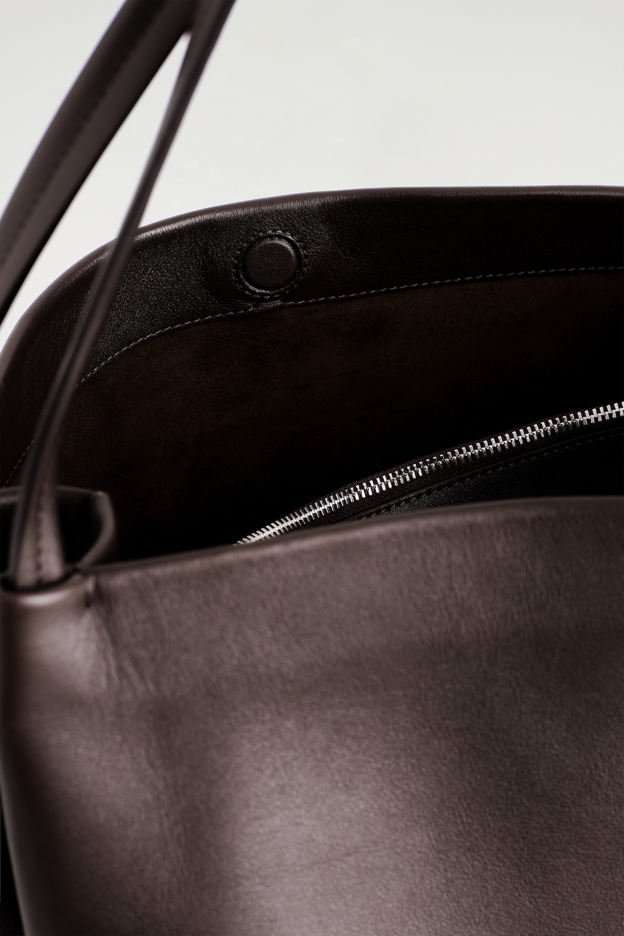 PAVILION TOTE BAG - LEATHER — BROWN