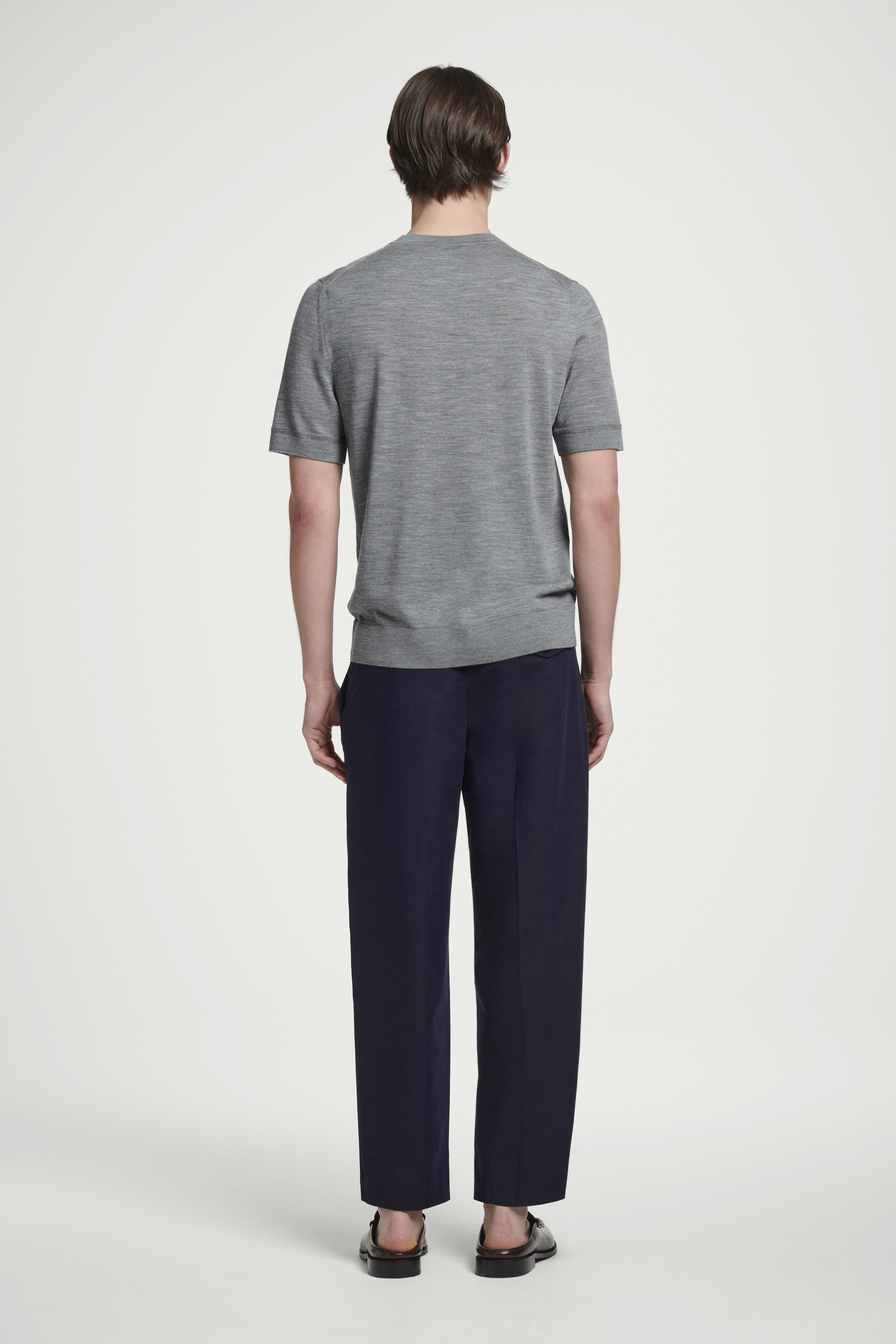 Größeres Bild ansehen: SCHMALES STRICK-T-SHIRT AUS MERINOWOLLE - GRAU MELIERT - Men | H&M DE 5