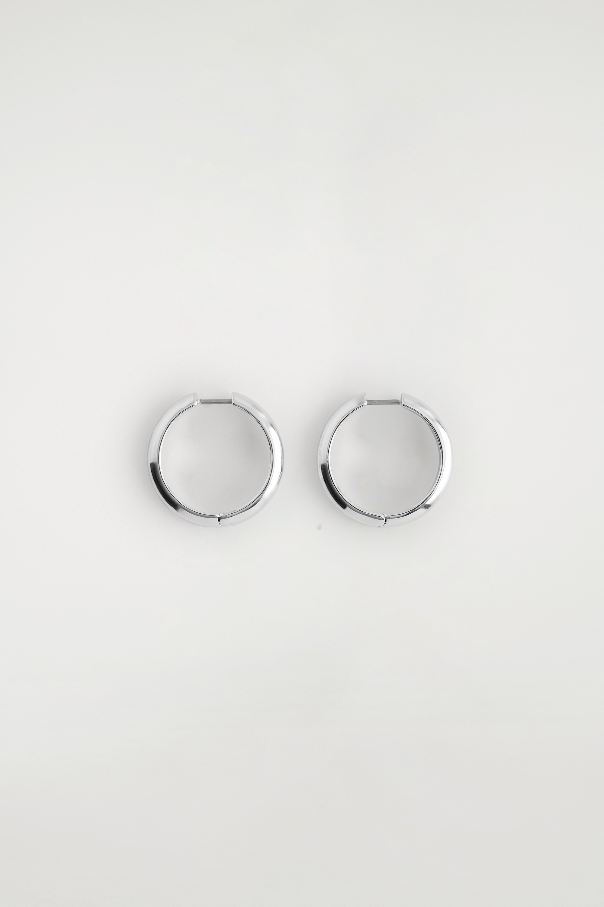 HOOP EARRINGS - SILVER/GOLD