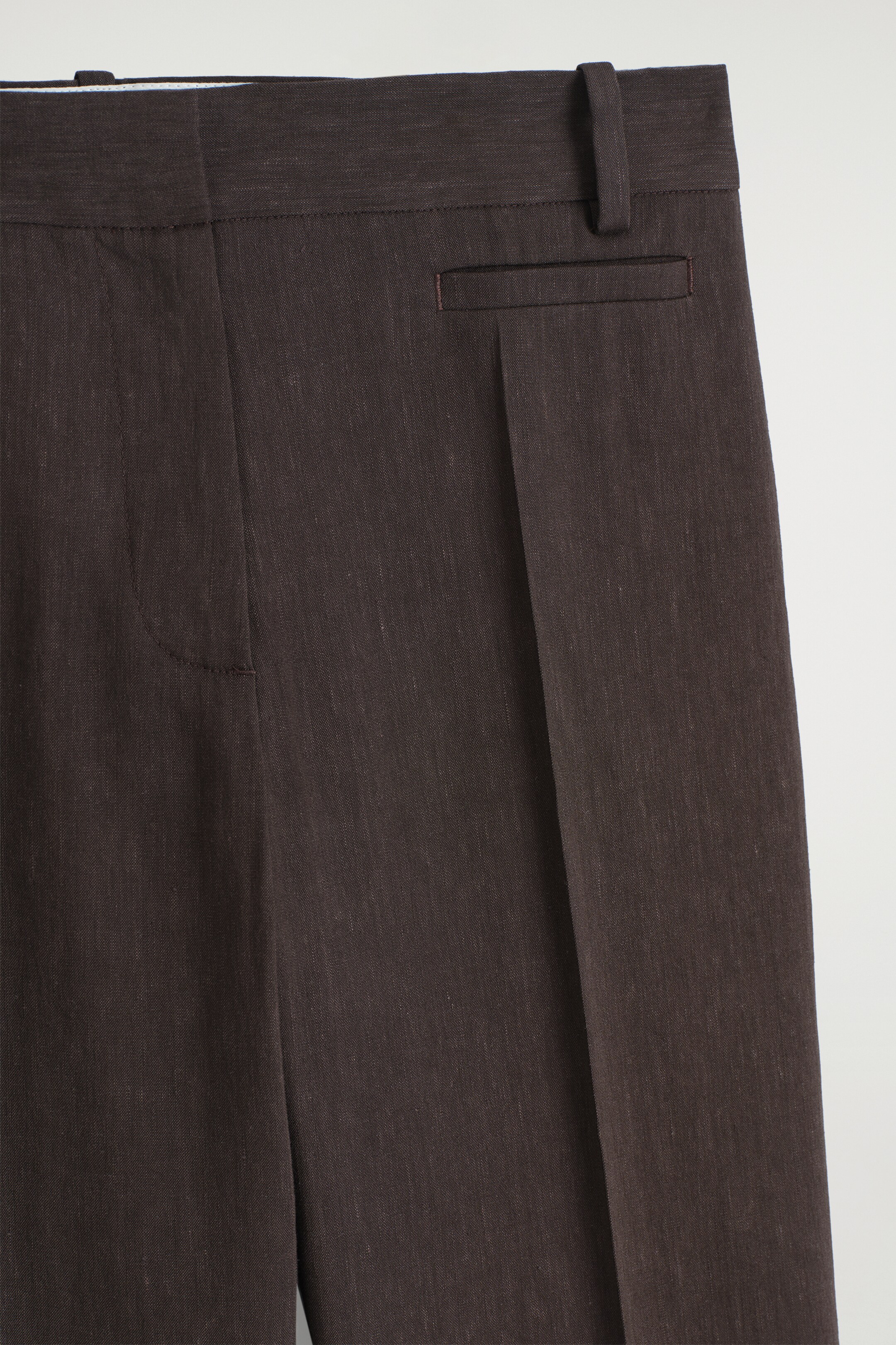 Grösseres Bild ansehen: ELEGANTE LEINENHOSE MIT GERADEM BEIN - DUNKELBRAUN - DAMEN | H&M CH 8