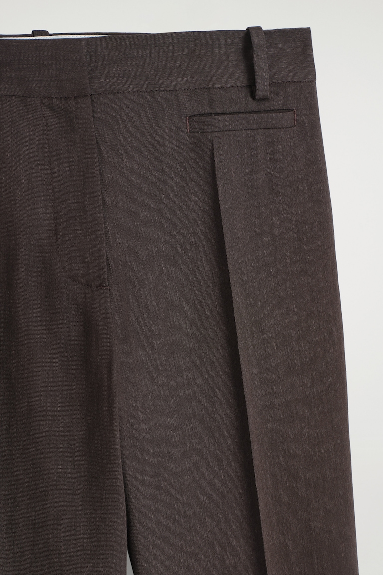 Pantalon Droit En Lin à Revers - Taille 40, Avec Ceinture, Marque Emoi By Emonite, Occasion Très Bon état