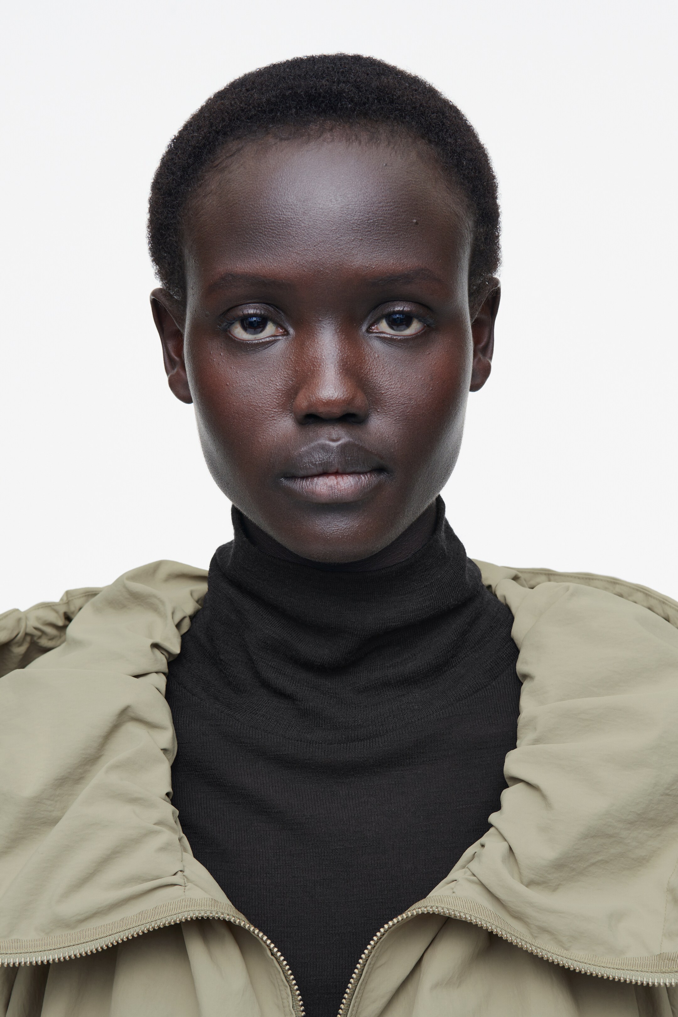 Agrandir l'image: VESTE PARKA À CAPUCHE EN TISSU TECHNIQUE - TAUPE - FEMME | H&M CH 4