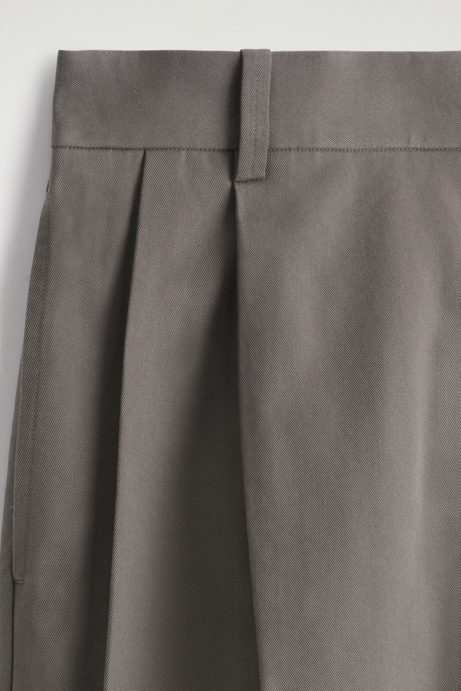 PANTALON À PLIS DROIT EN SERGÉ DE COTON - TAUPE FONCÉ/TAUPE/NOIR - 7