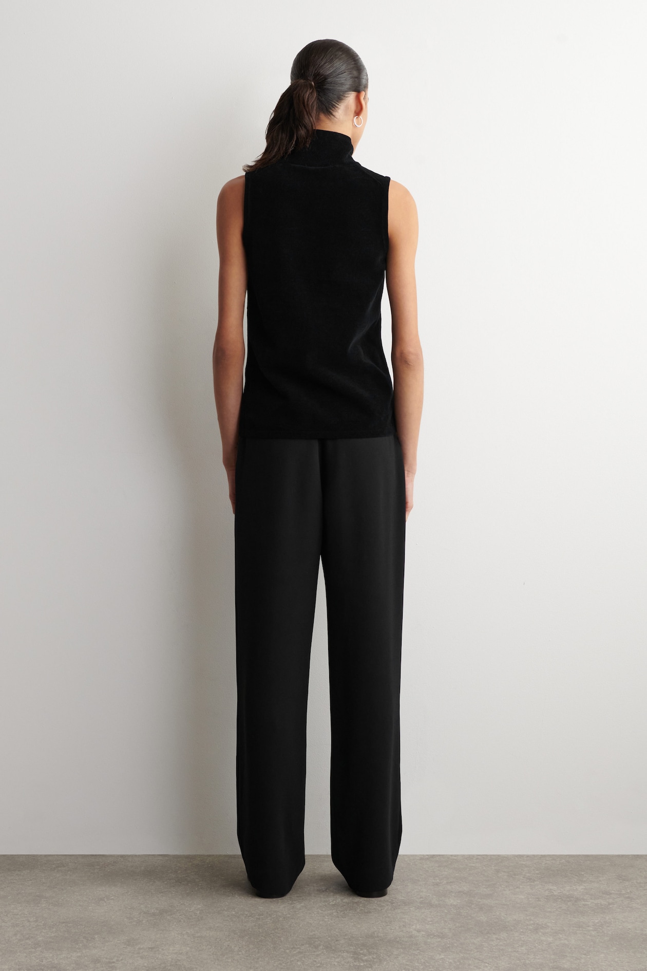 CHENILLE MOCK-NECK VEST — BLACK