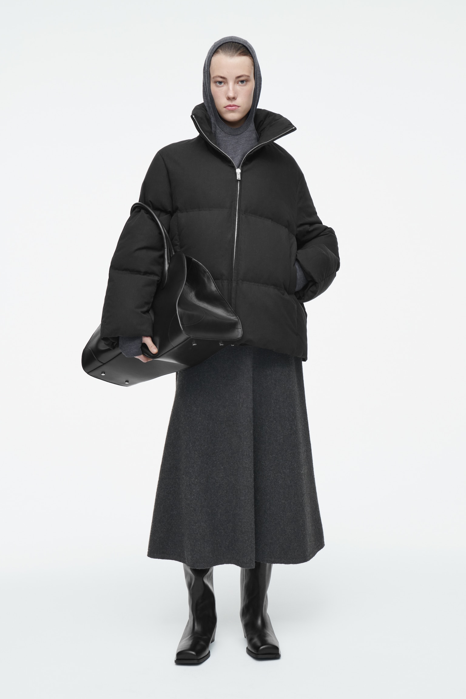 OVERSIZED HOODED DOWN PUFFER JACKET - BLACK