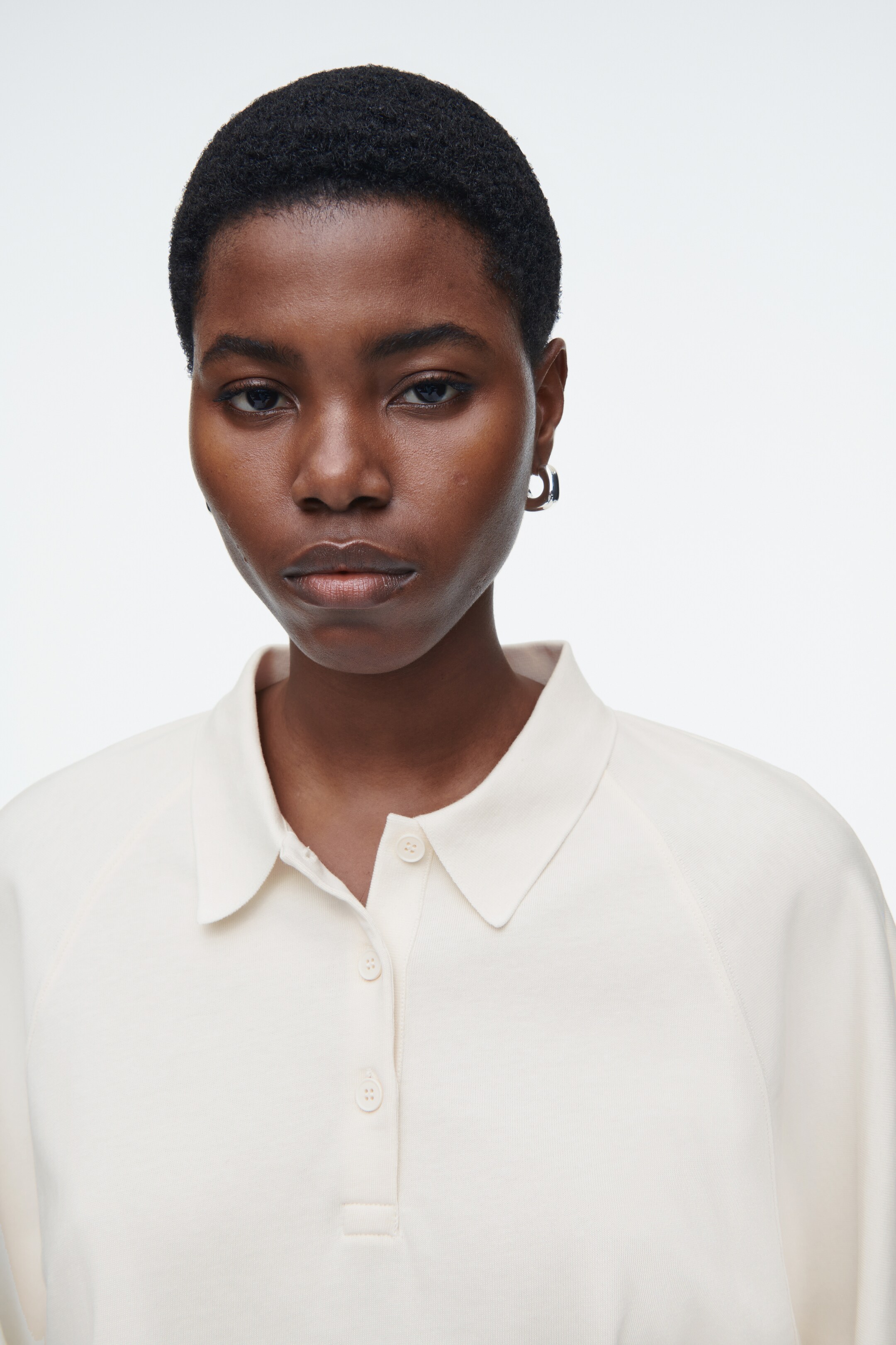 Agrandir l'image: POLO À MANCHES LONGUES SILHOUETTE CARRÉE - ÉCRU - FEMME | H&M FR 6