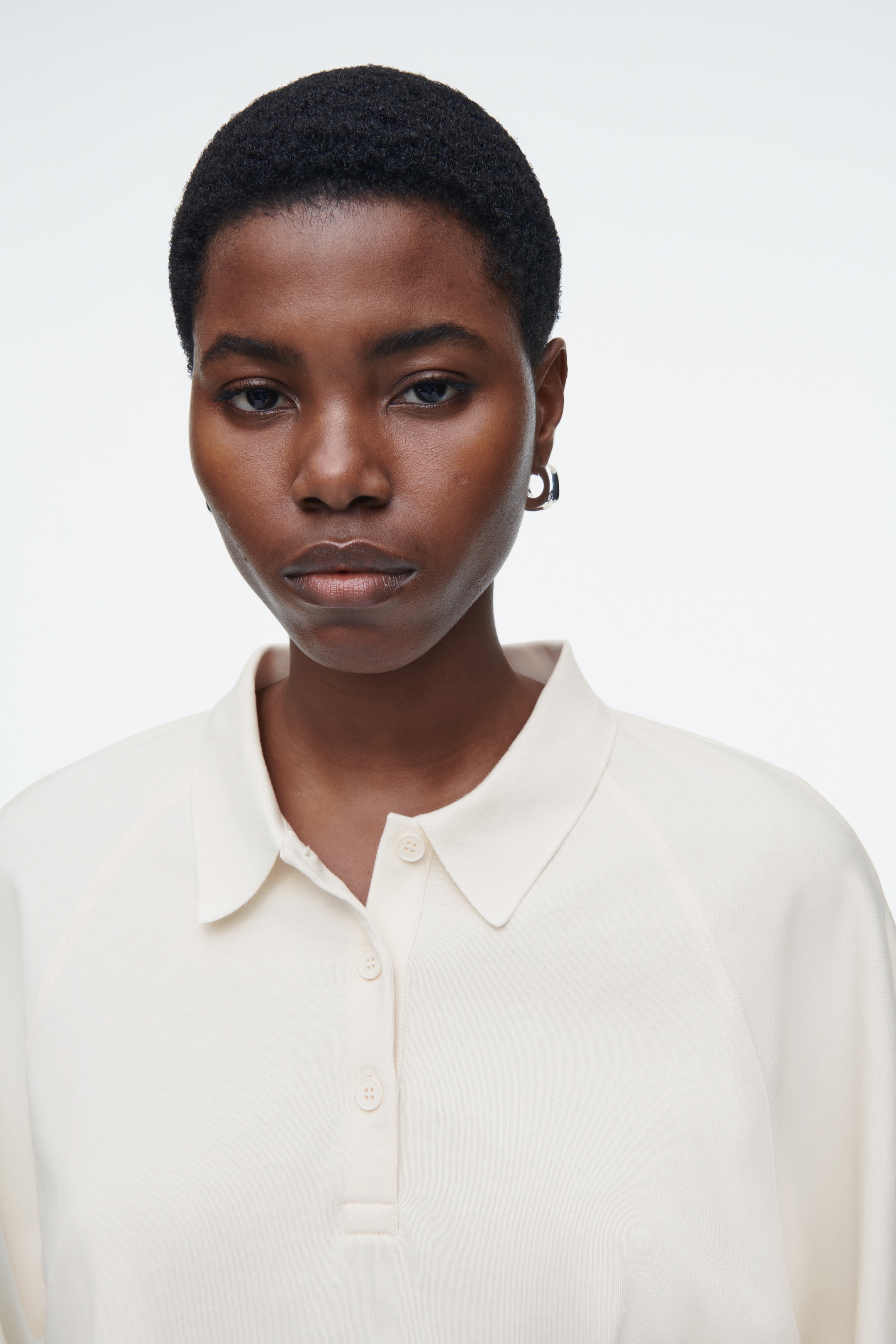Zobraziť väčší obrázok: BOXOVÉ POLO S DLHÝM RUKÁVOM - ECRU - ŽENY | H&M SK 5