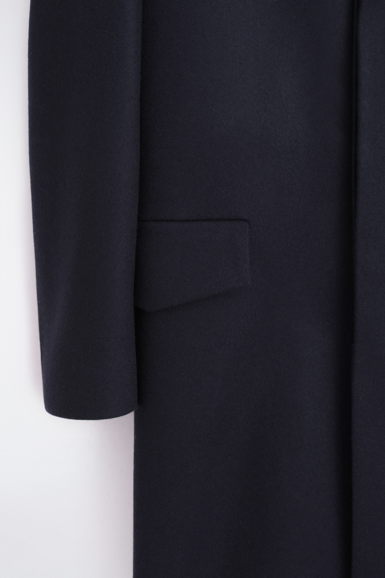 TAILORED WOOL COAT — MIDNIGHT