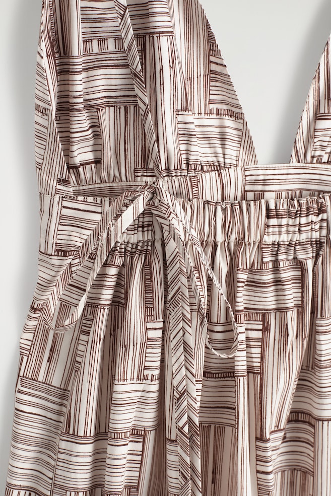 PRINTED V-NECK MAXI DRESS — ECRU / BROWN / PRINTED