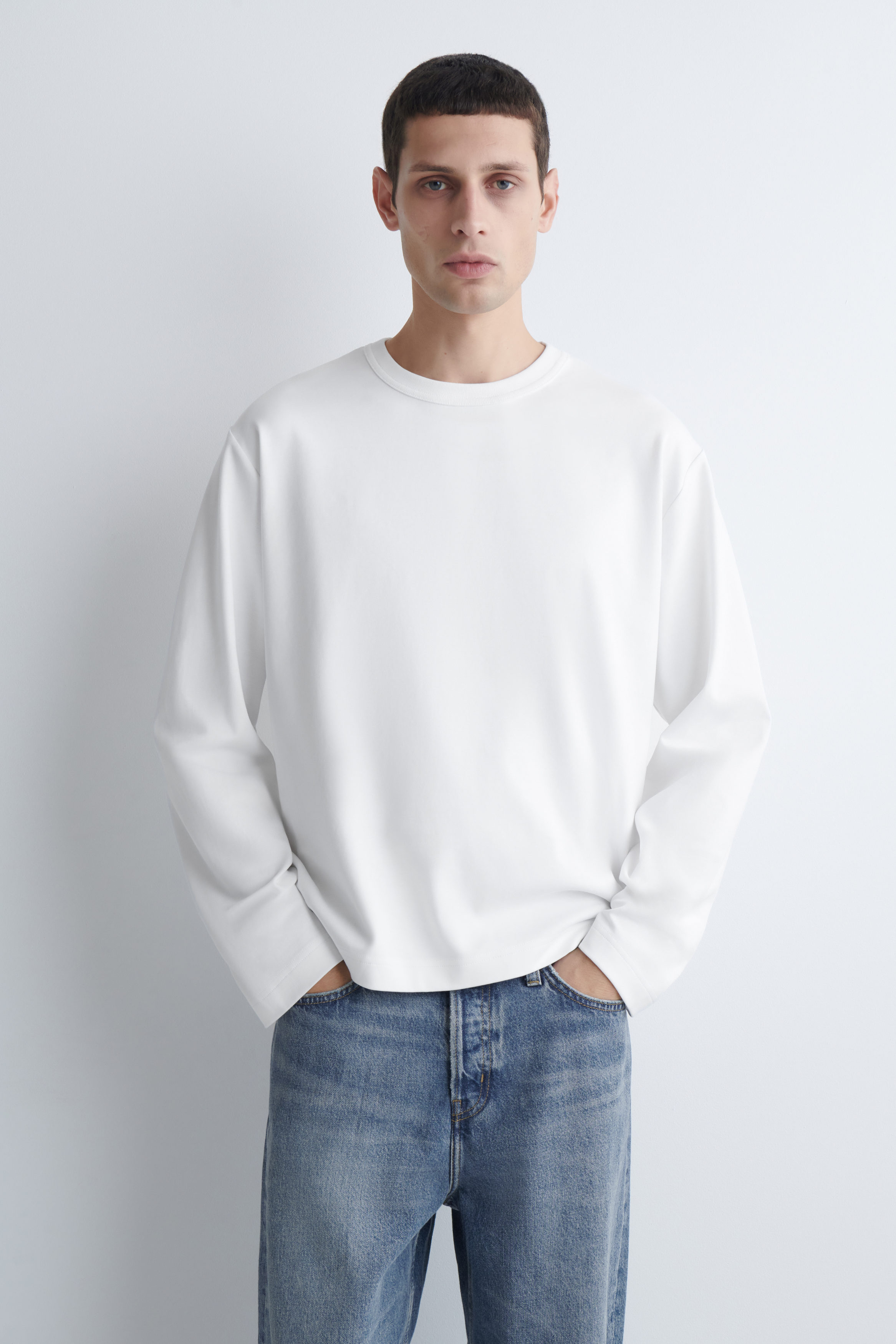RELAXED JERSEY INTERLOCK LONG-SLEEVED T-SHIRT - WHITE | COS US