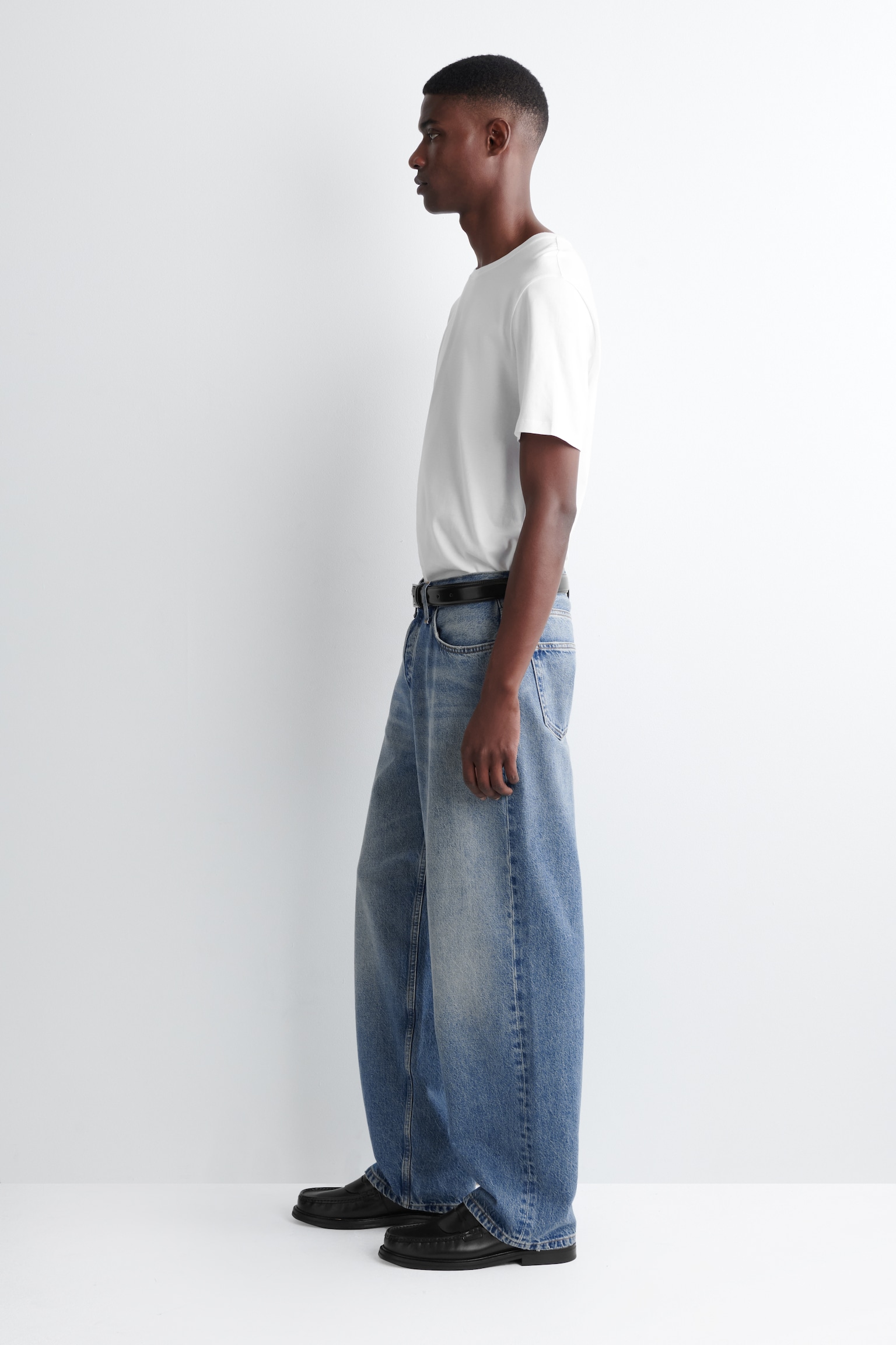 RIDER JEANS MIT GERADEM BEIN - VERBLASSTES BLAU/SCHWARZE WASCHUNG - 8