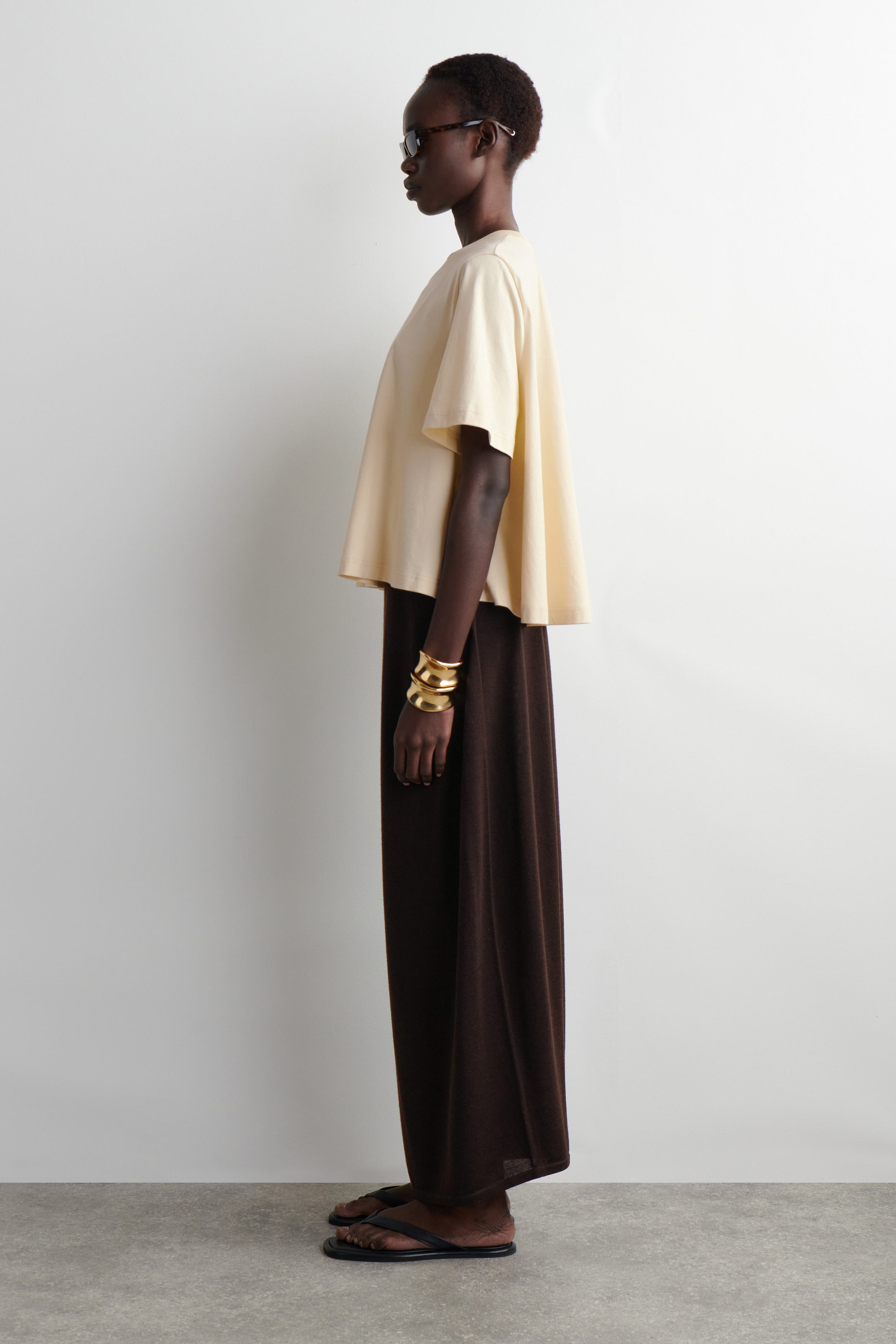 RELAXED TRAPEZE T-SHIRT