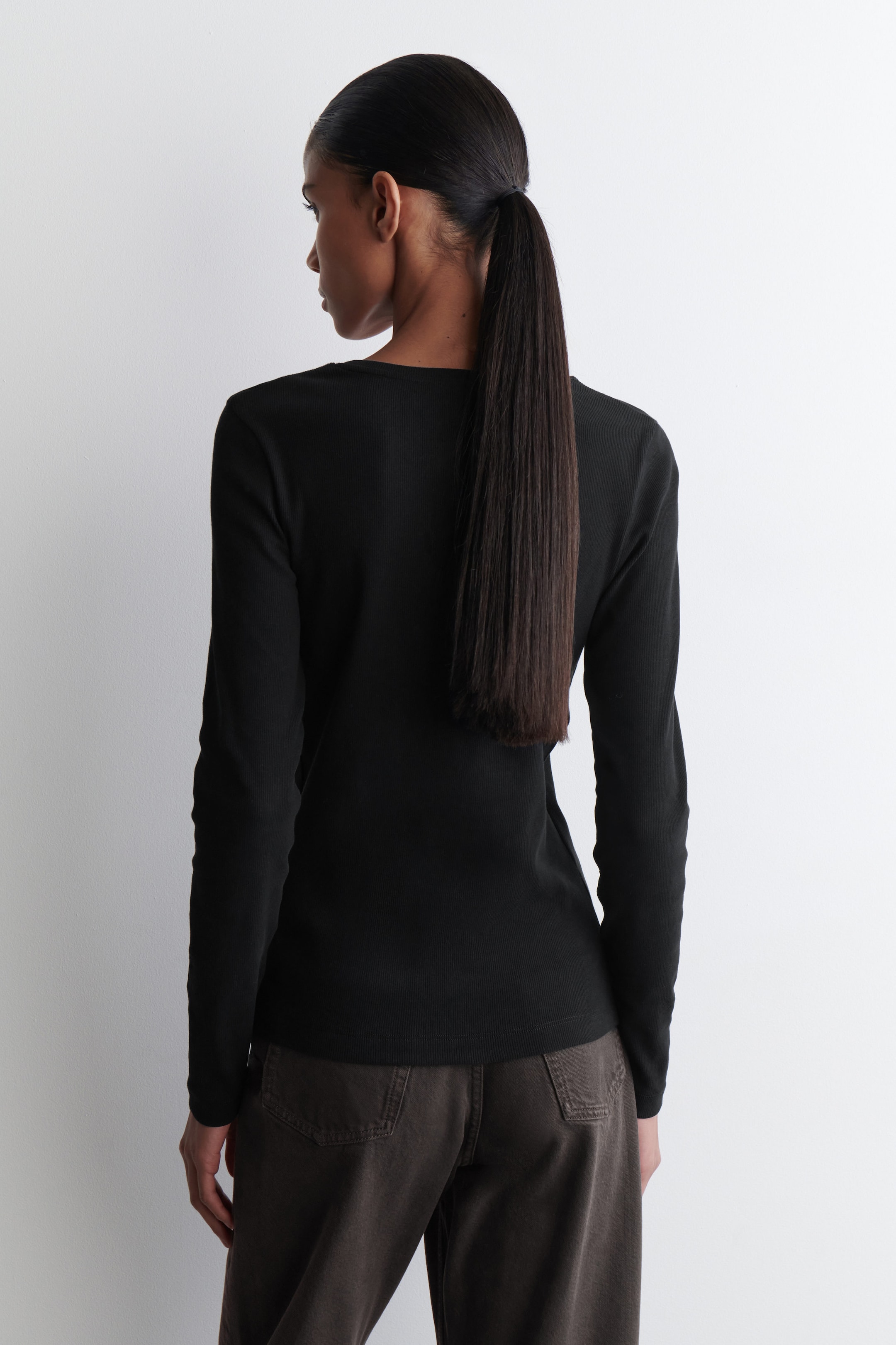 LONG-SLEEVED HENLEY TOP