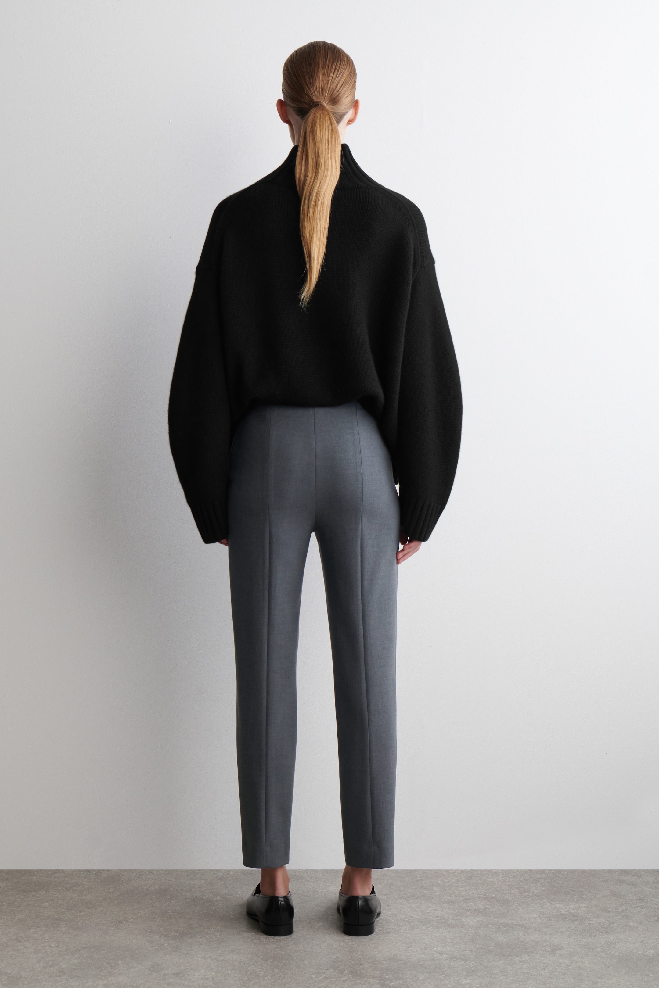 CROPPED SLIM-LEG PANTS