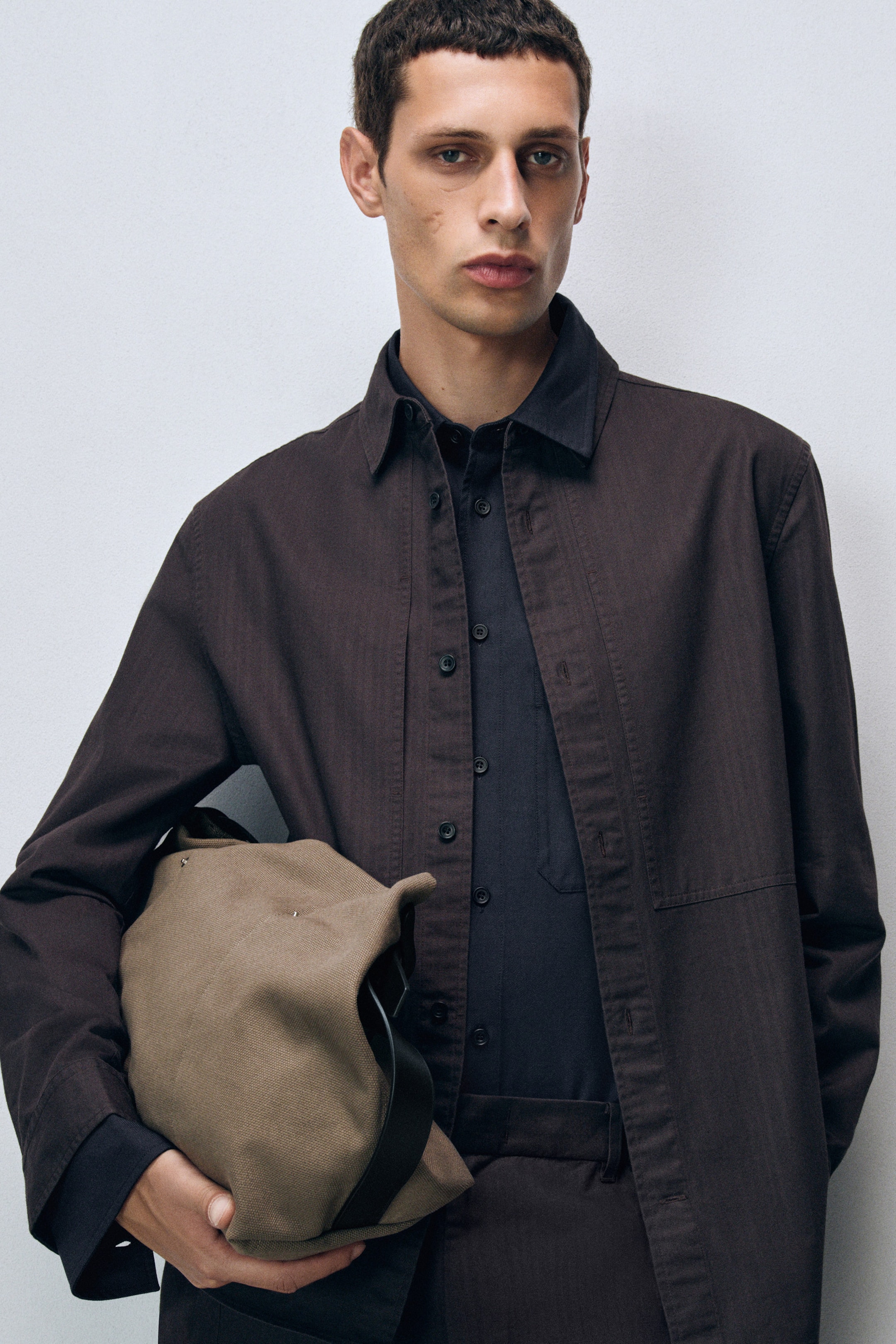 CHEMISE EN COTON À DÉTAIL DE POCHES