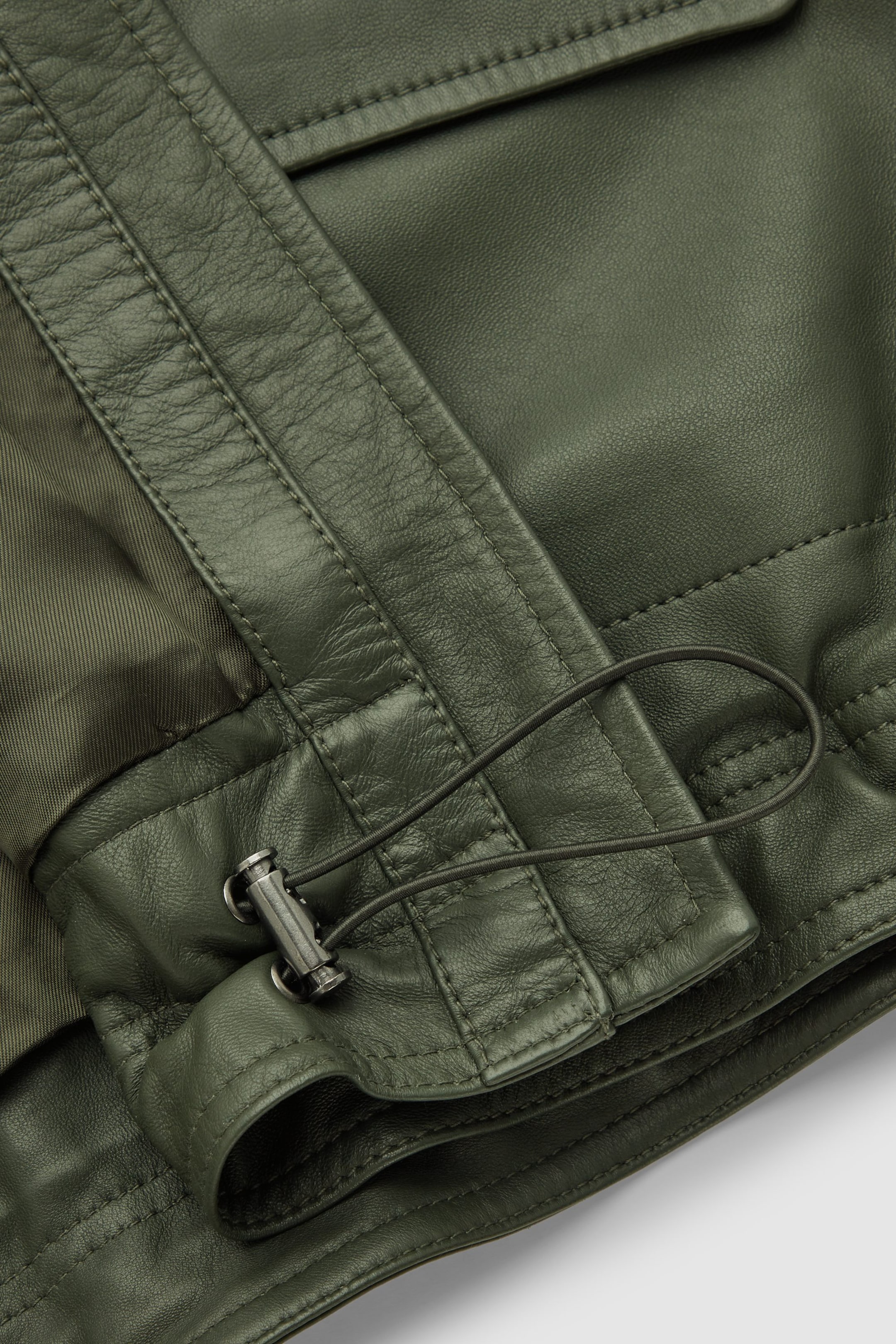 StillMedia/DescriptiveDetail