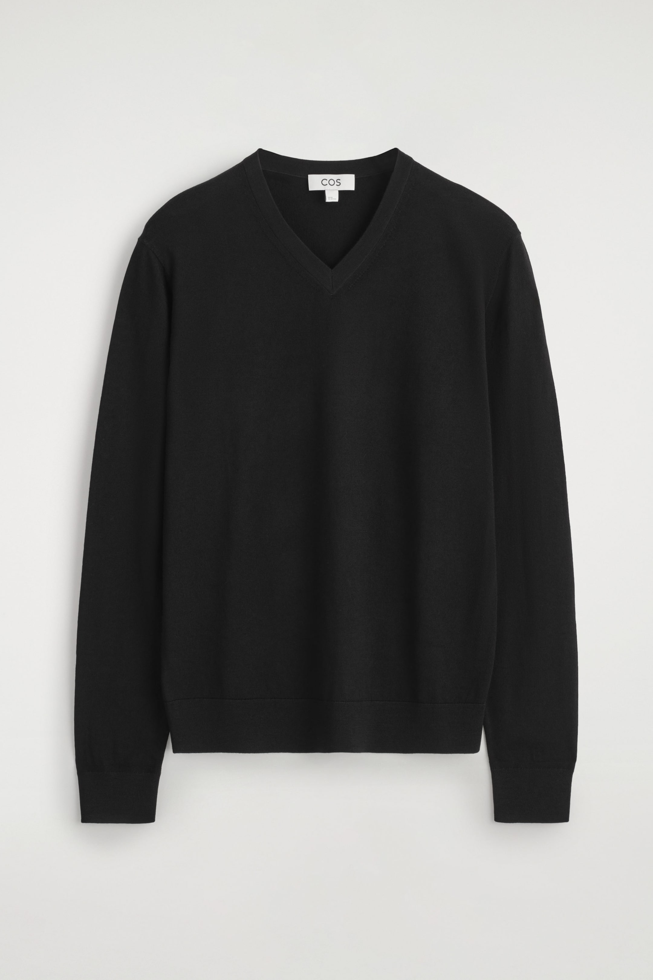 SLIM MERINO WOOL V-NECK SWEATER