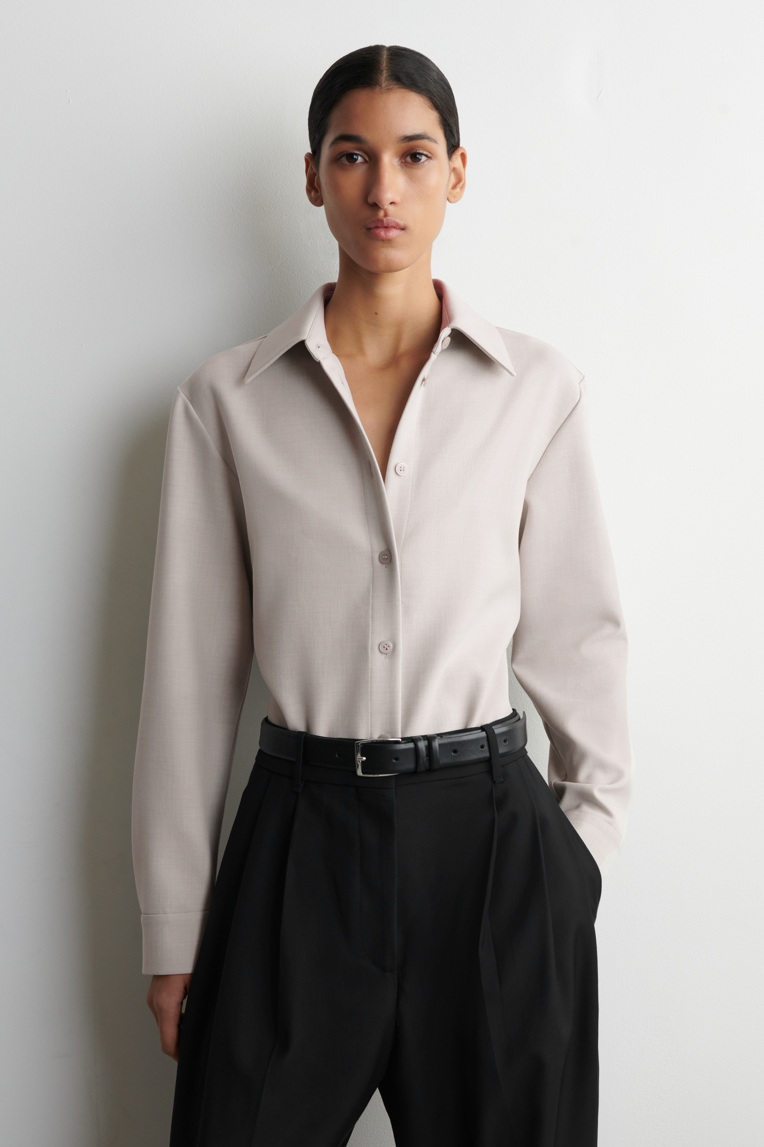 SLIM SCULPTED SHIRT - LIGHT GREY