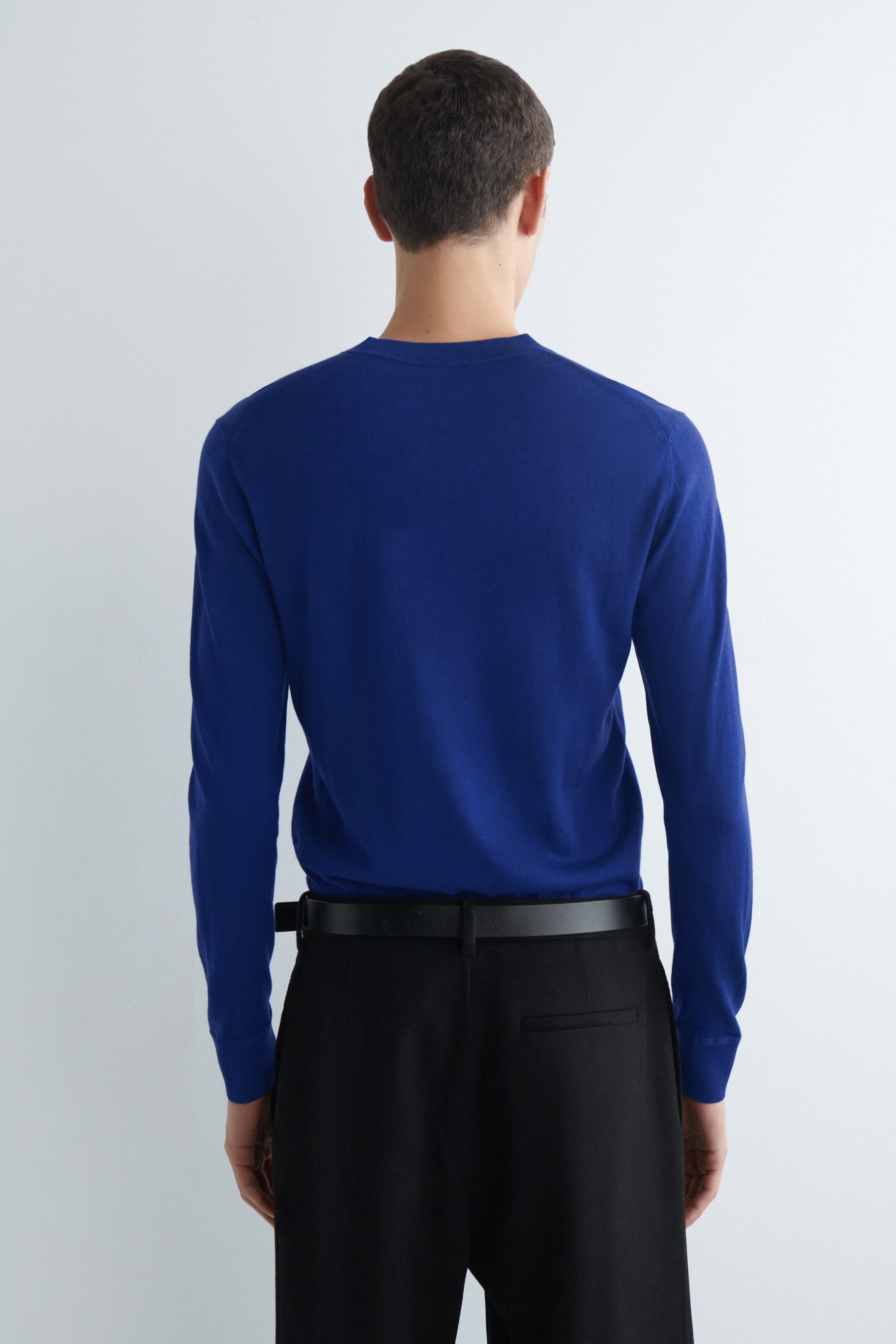 MAGLIONE SLIM GIROCOLLO IN LANA MERINO