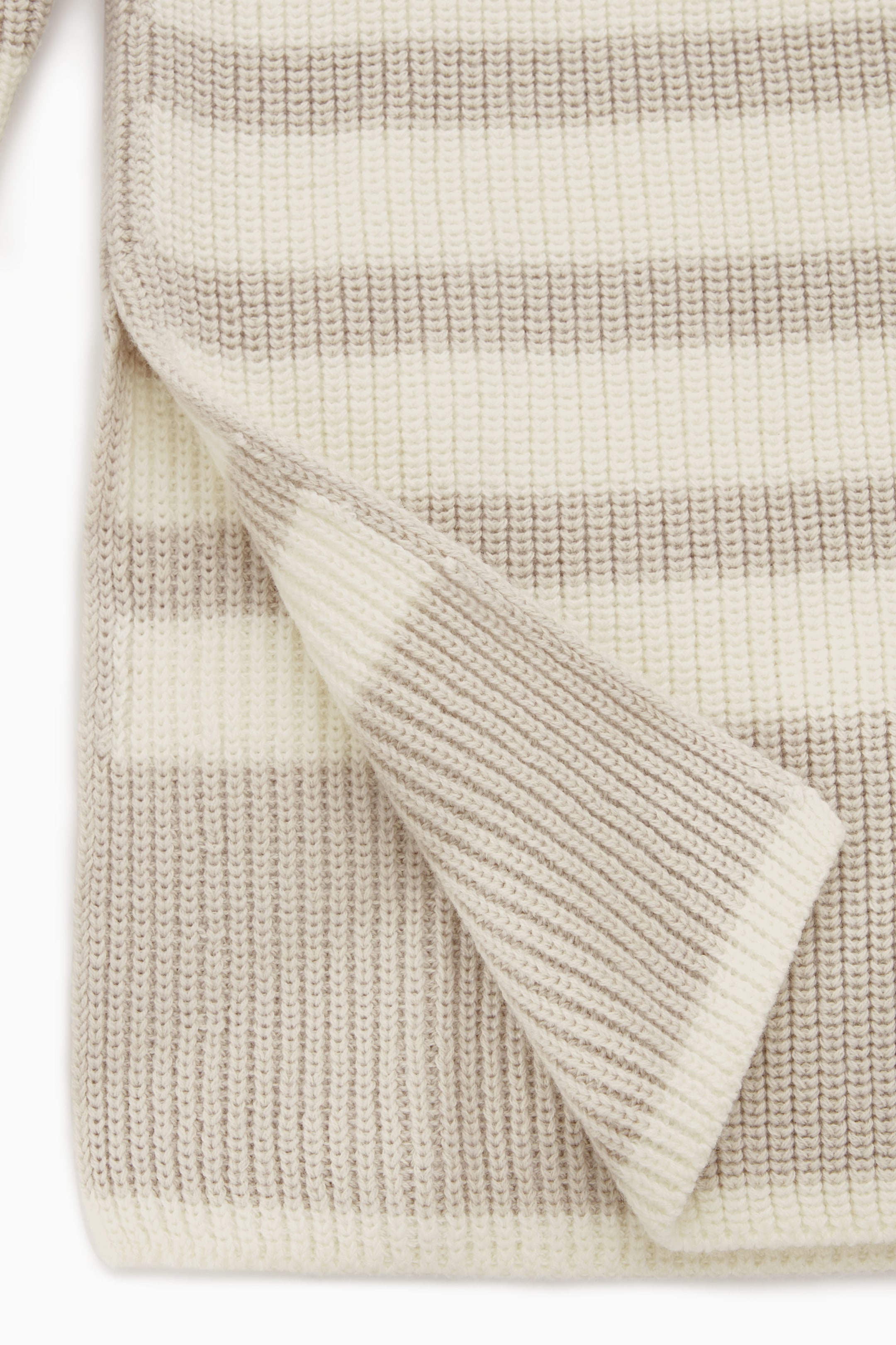 StillMedia/DescriptiveDetail