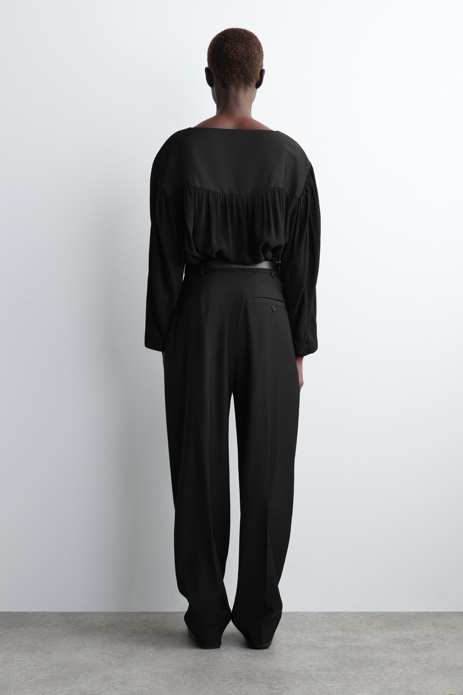 VOLUMINOUS CONTRAST-PANEL BLOUSE - SCHWARZ - 3