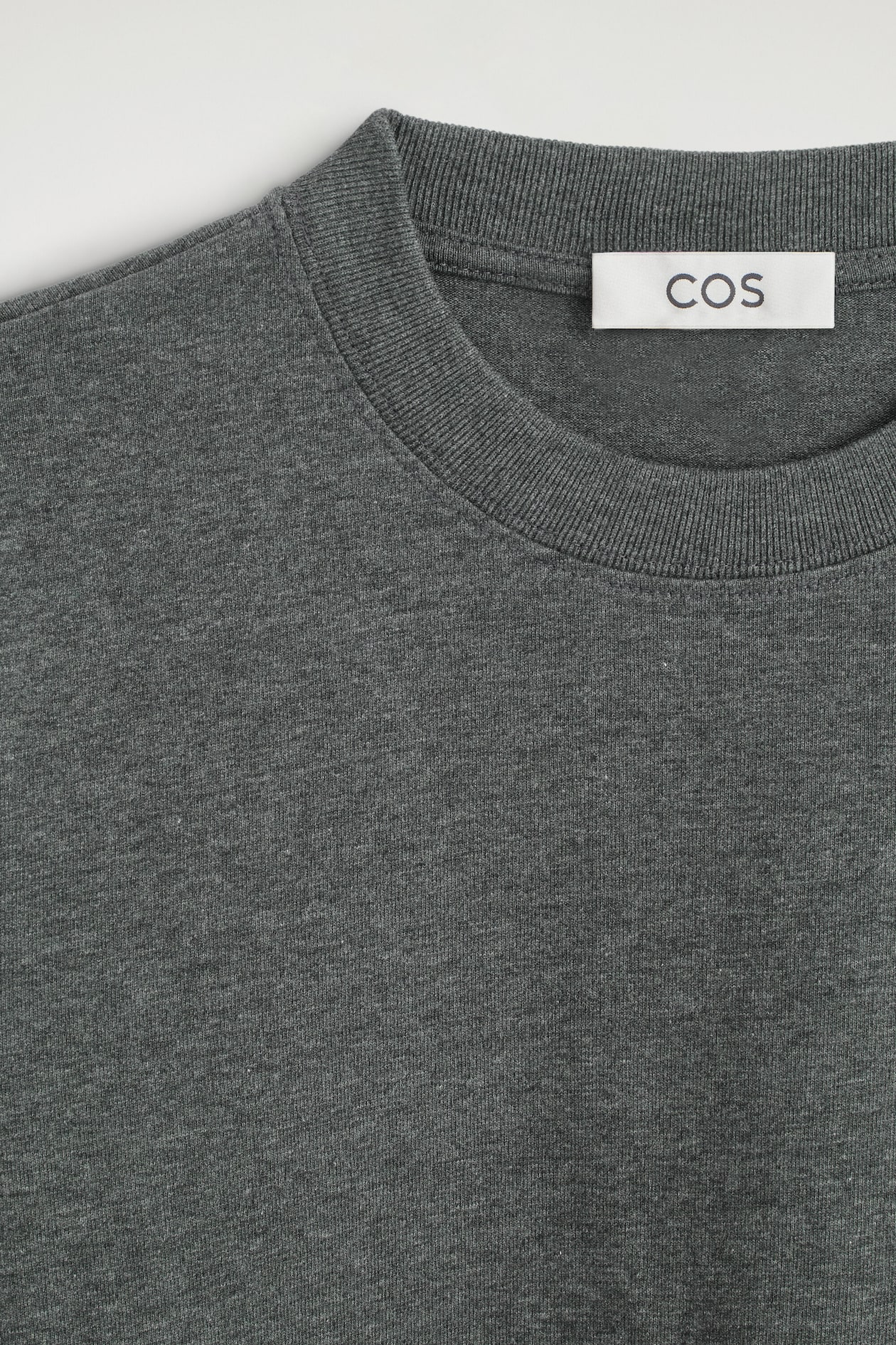CLEAN CUT LONG-SLEEVED T-SHIRT — DARK-GRAY MÉLANGE