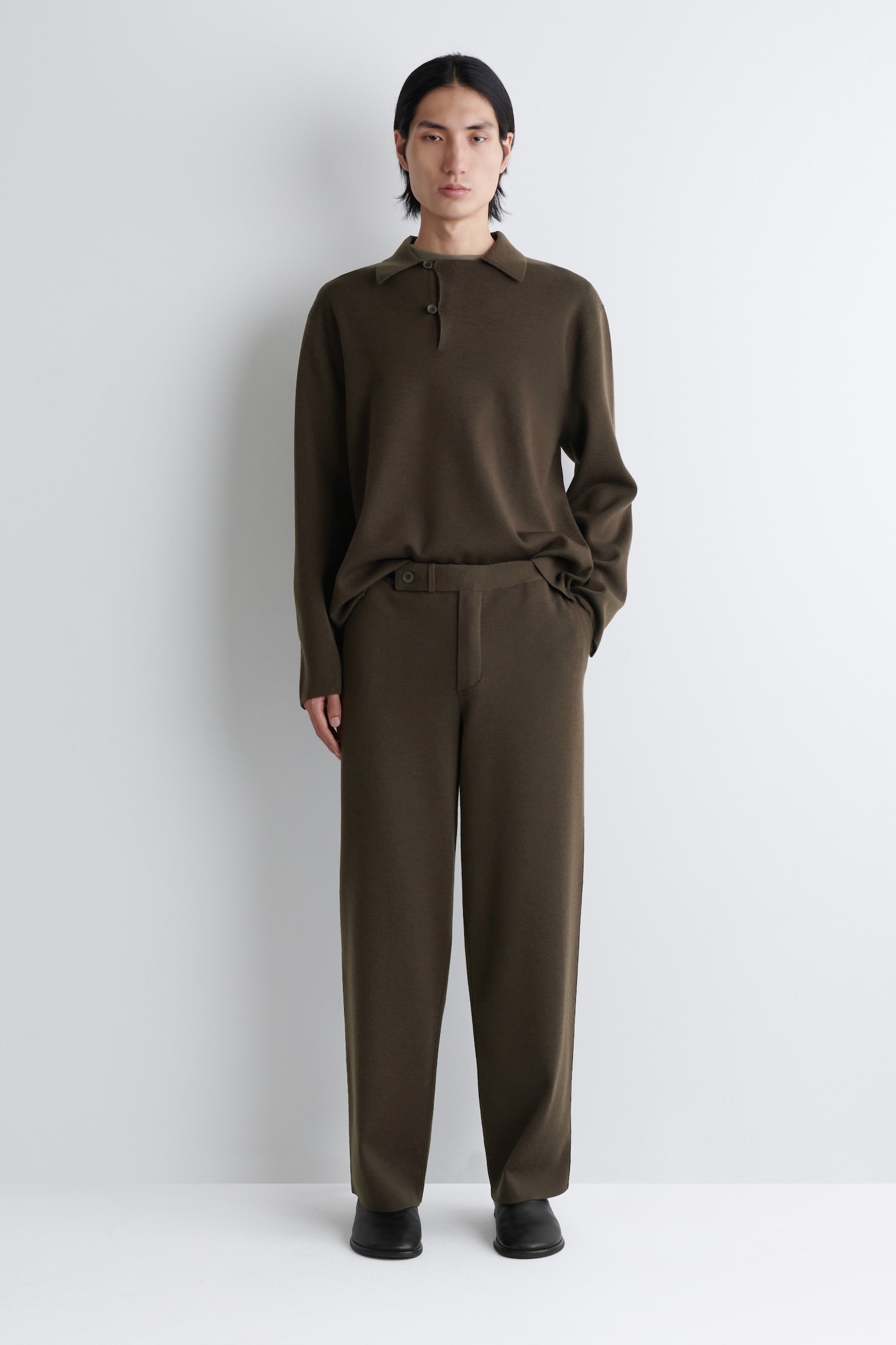 KNITTED WOOL STRAIGHT-LEG TROUSERS - DARK BROWN