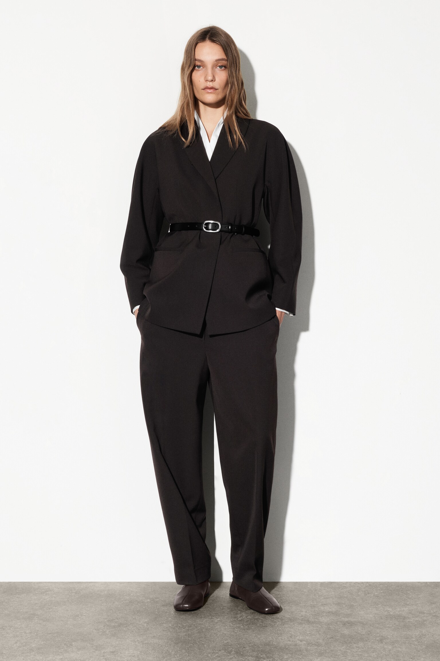 WOOL-BLEND BARREL-LEG TROUSERS - DARK BROWN - 1