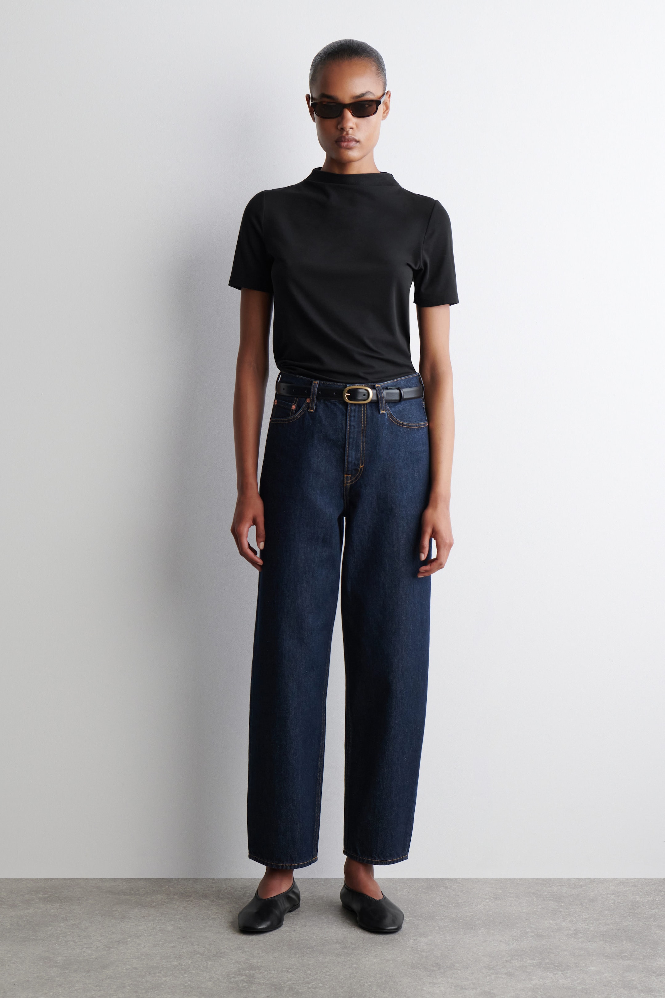 ARCH TAPERED JEANS