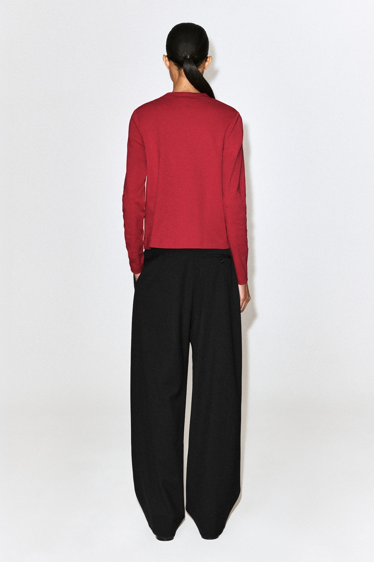 CLEAN CUT LONG-SLEEVED T-SHIRT — RED