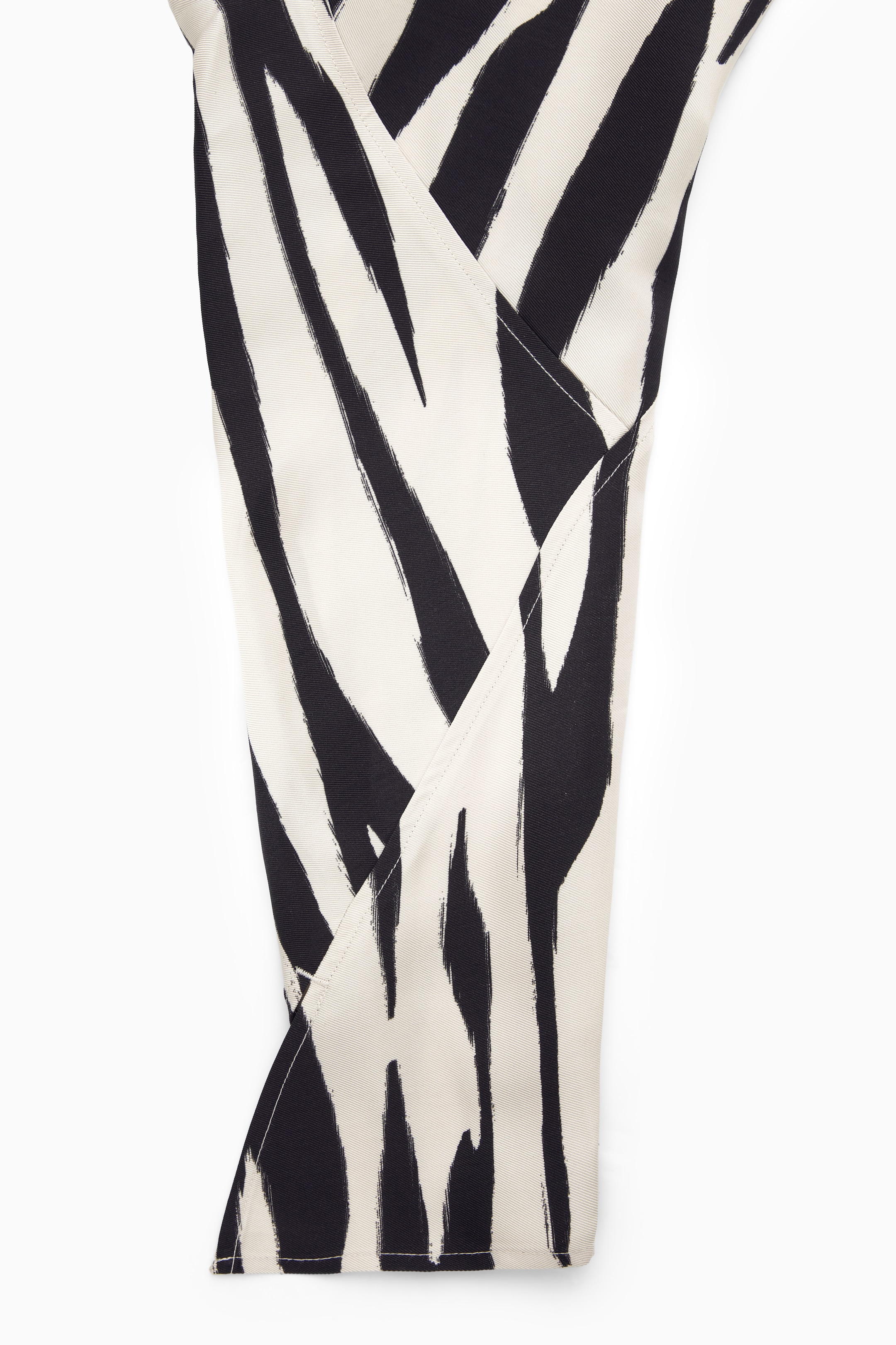 Grösseres Bild ansehen: MIDIKLEID MIT ZEBRA-PRINT UND CUT-OUT - CREMEWEISS/ZEBRA-PRINT - DAMEN | H&M CH 3