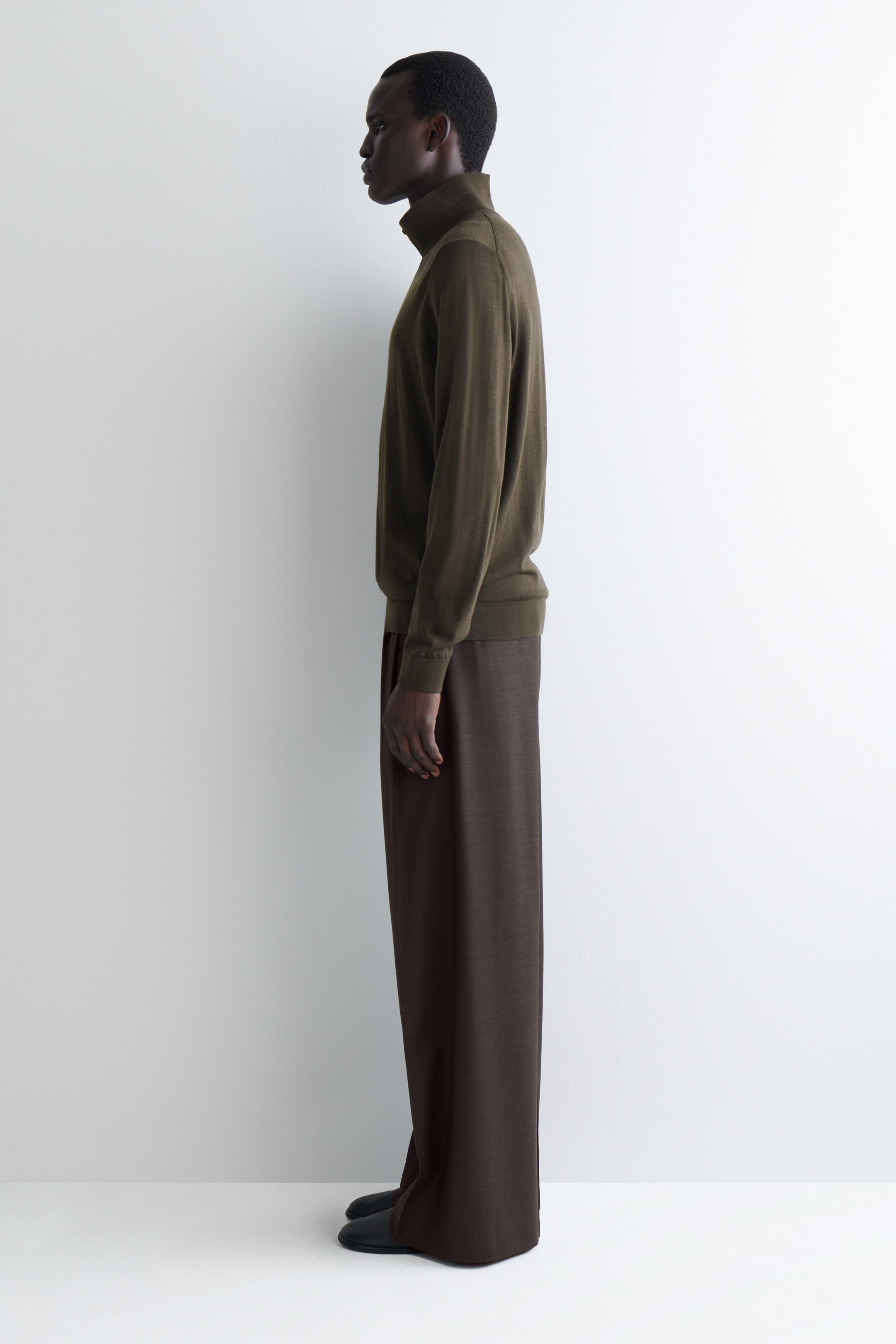 Ingrandisci l'immagine: MERINO WOOL BUTTON-COLLAR JUMPER - BROWN - UOMO | H&M CH 3