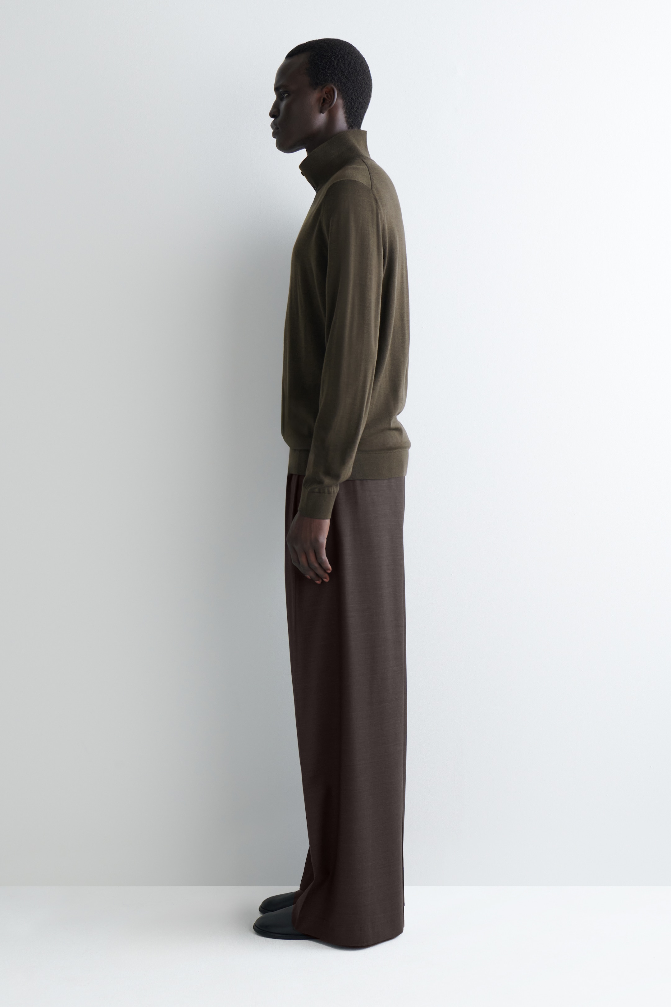 Visualizza immagine più grande: MAGLIONE IN LANA MERINO CON COLLETTO - MARRONE - UOMO | H&M IT 5