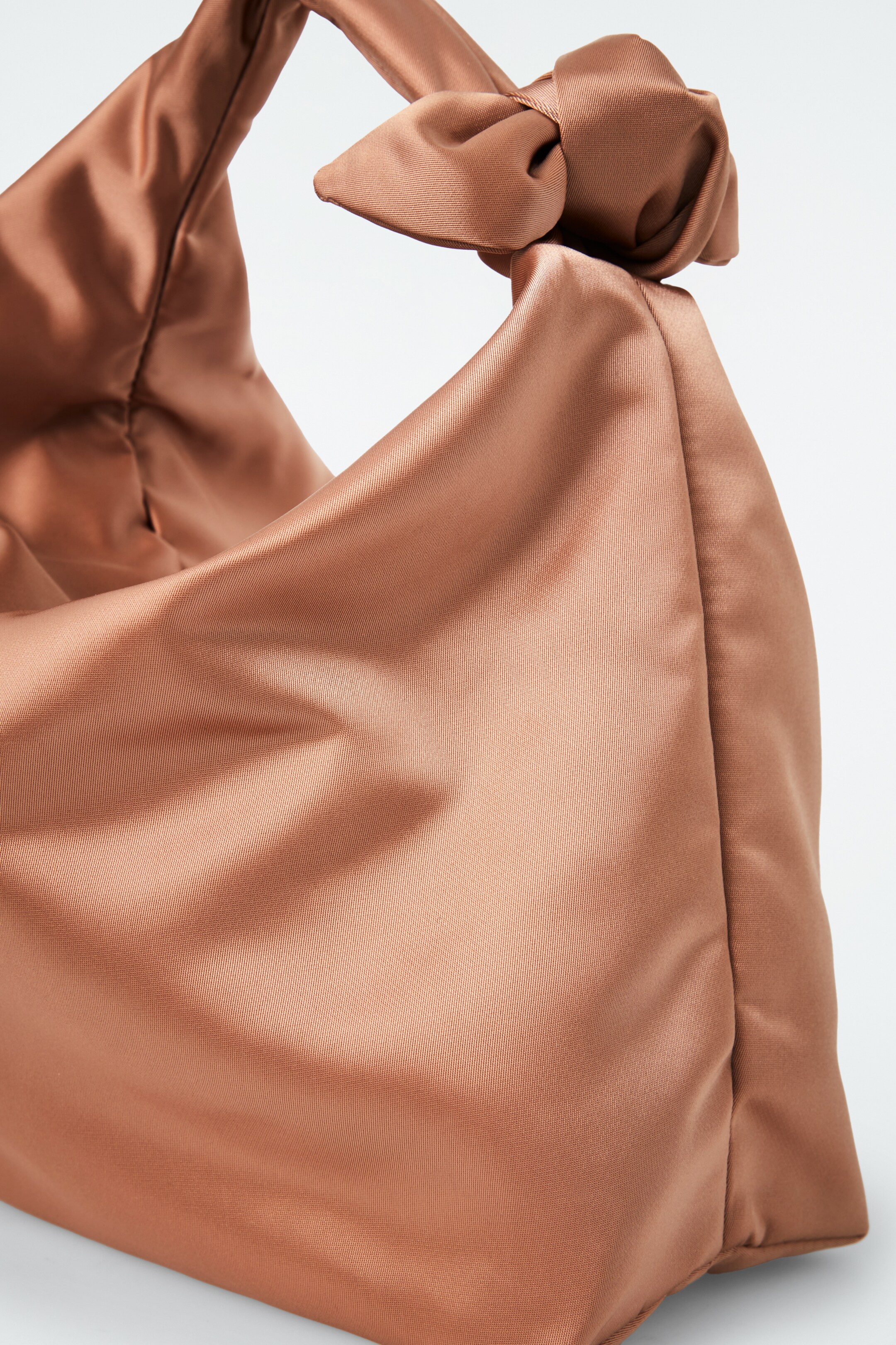 Grösseres Bild ansehen: KLEINE HITCH TASCHE AUS NYLON - BEIGE - DAMEN | H&M CH 3