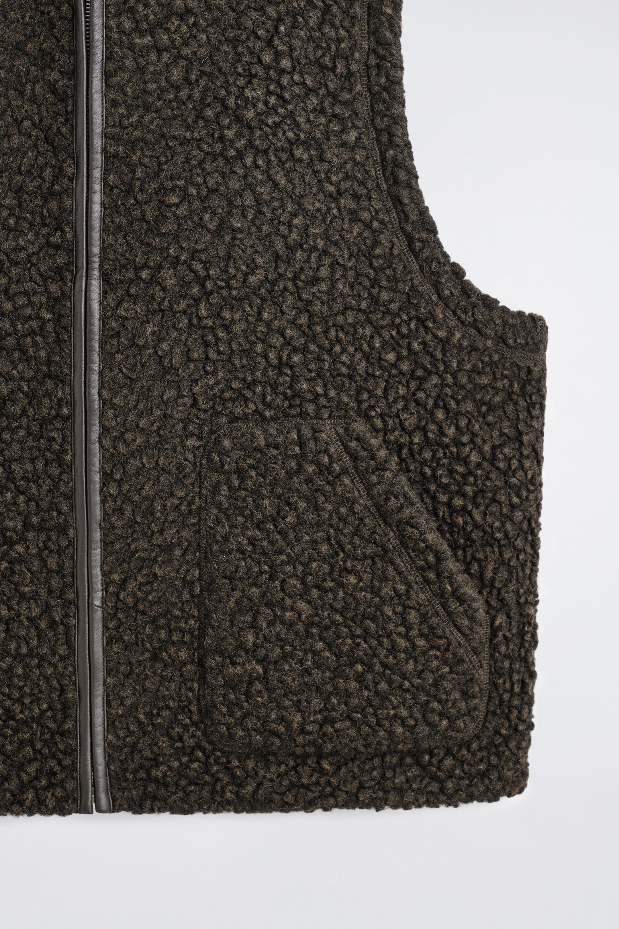 StillMedia/DescriptiveDetail