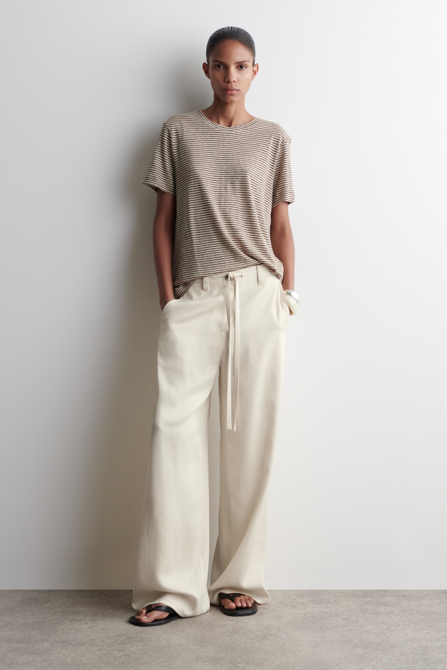 CREW-NECK LINEN T-SHIRT - UNDYED / STRIPED/DUSTY BLUE/WHITE/BLACK - 4