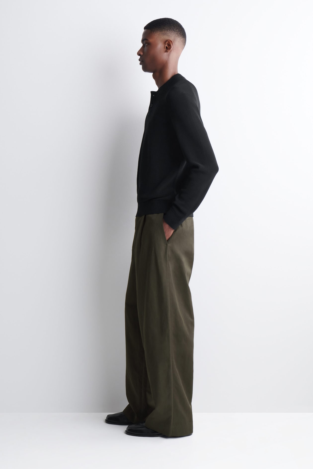 KNITTED COTTON HENLEY JUMPER — BLACK