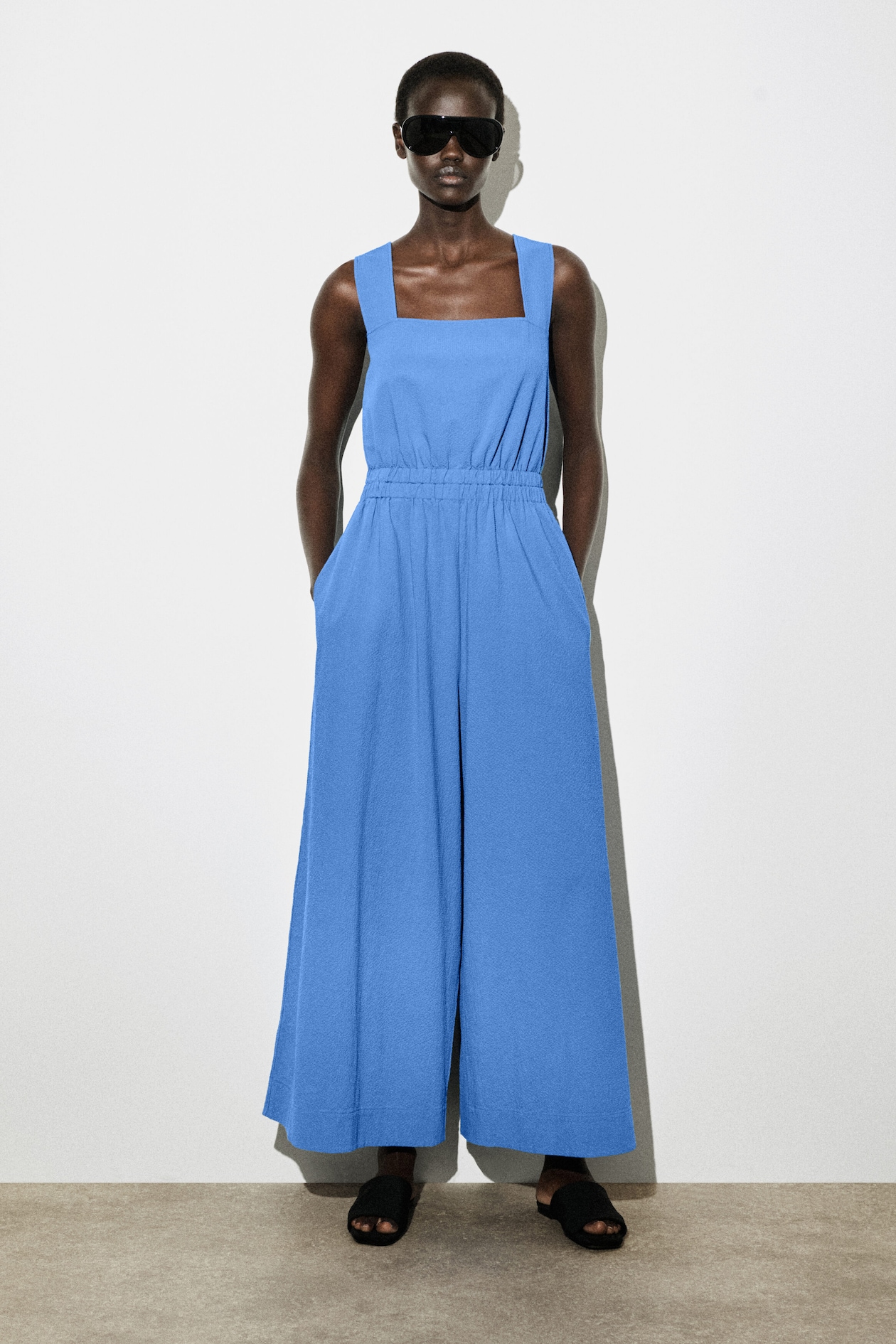 OPEN-BACK SEERSUCKER WIDE-LEG JUMPSUIT - BLUE