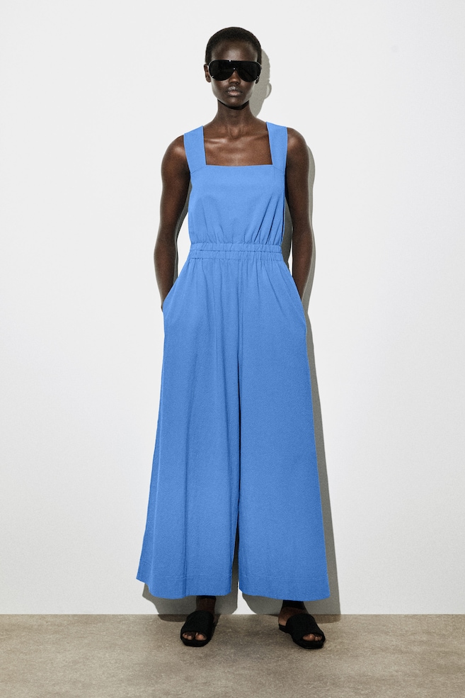 OPEN-BACK SEERSUCKER WIDE-LEG JUMPSUIT — BLUE