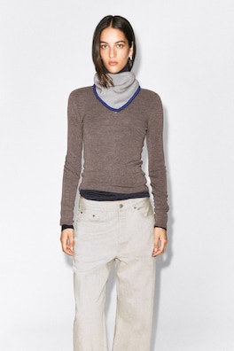 CONTRAST-TIPPED MERINO WOOL TRIANGLE SCARF — GREY / COBALT 2