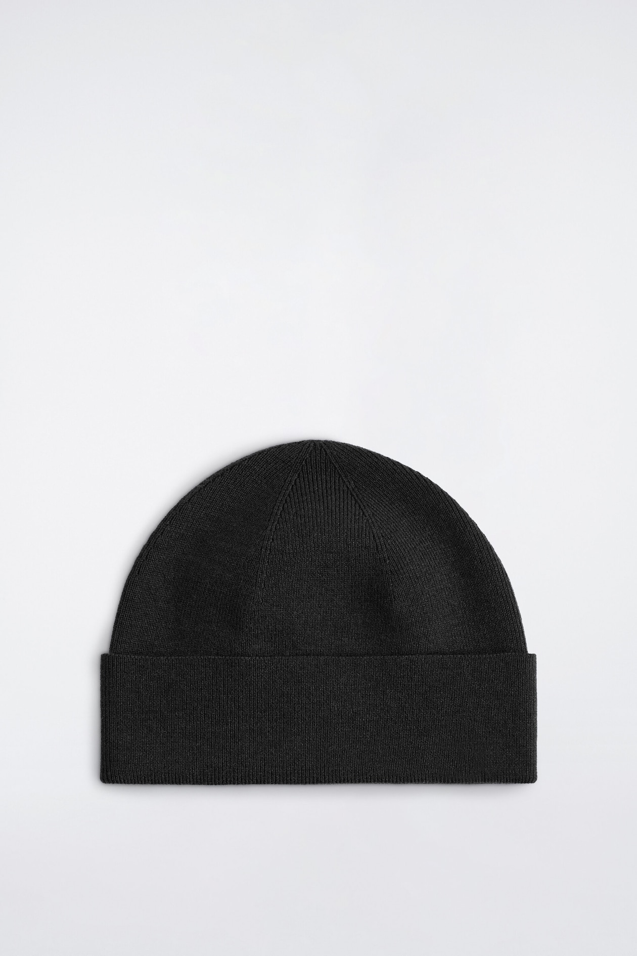 MERINO WOOL BEANIE — BLACK