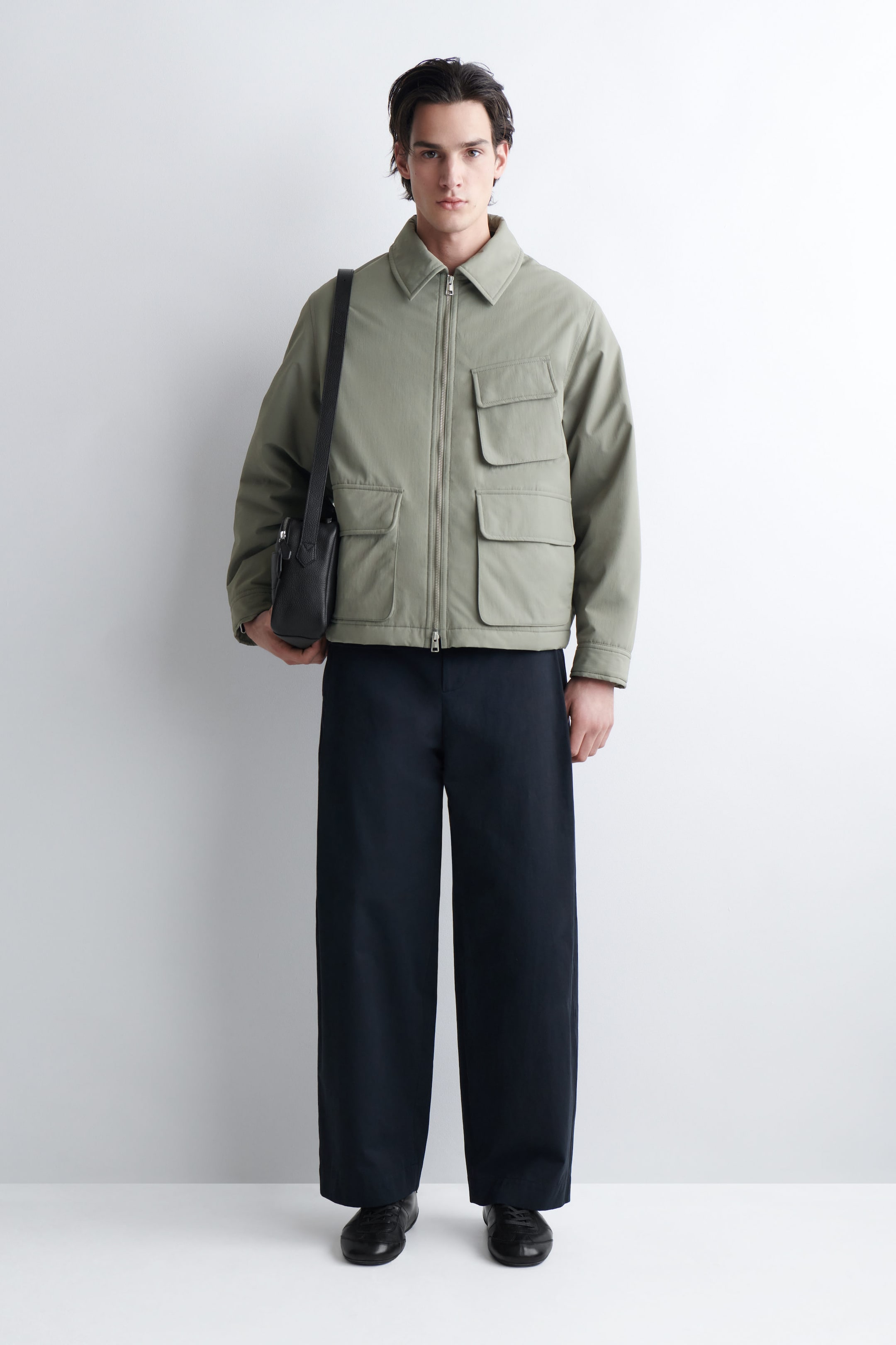 CLASSIC CROSSBODY BAG - LEATHER