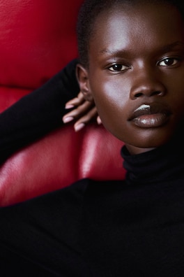 MERINO WOOL TURTLENECK TOP — BLACK 9