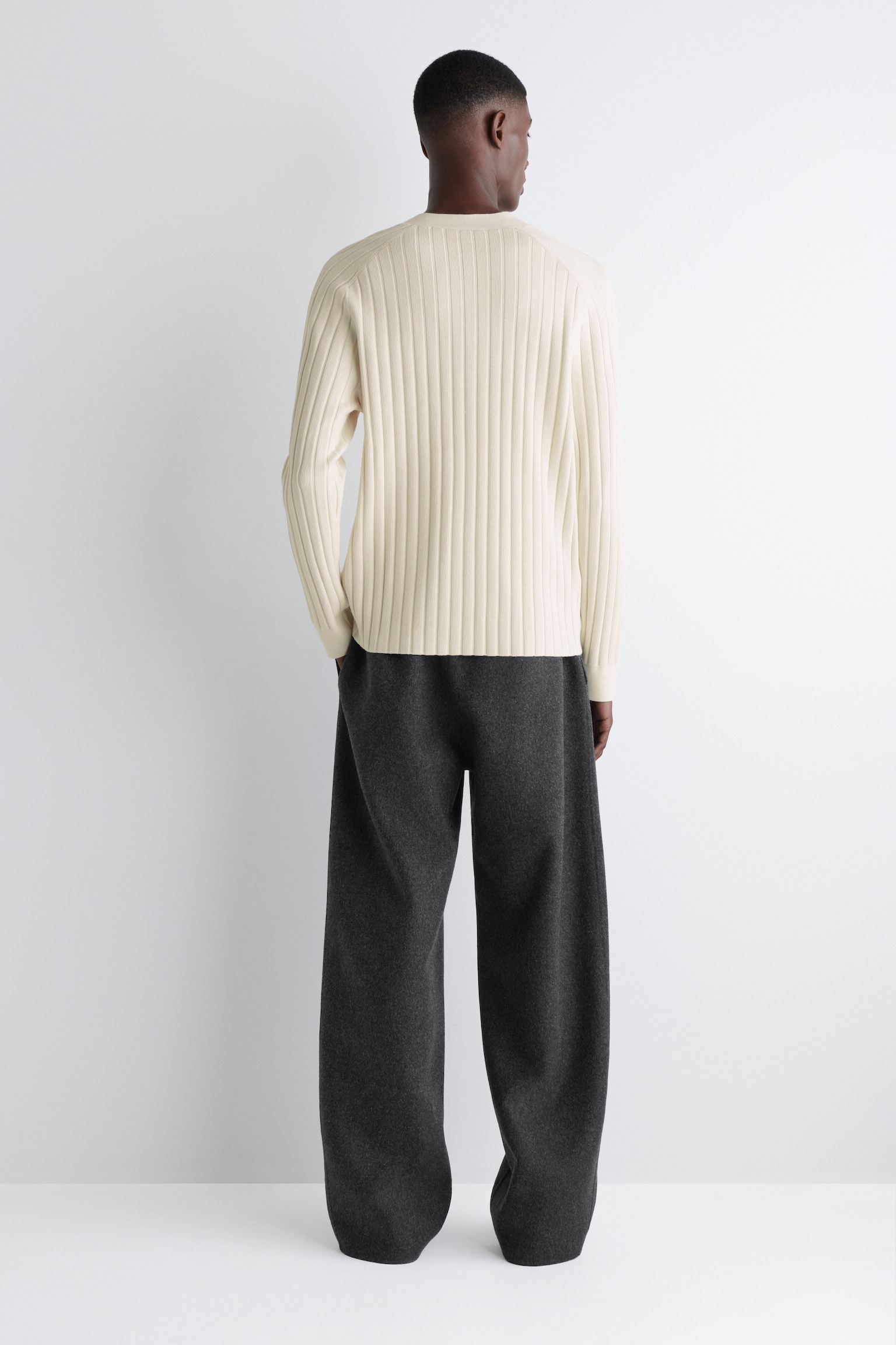 PULL COL EN V EN MAILLE CÔTELÉE - CRÈME - 3