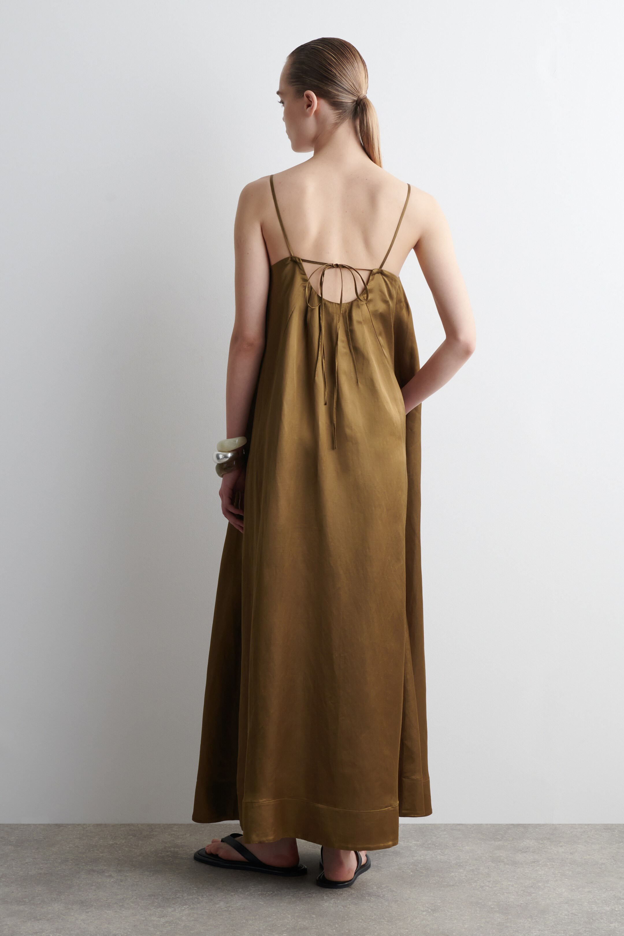 View larger image: PLEATED FLUID MAXI DRESS - OCHRE - Ladies | H&M GB 3